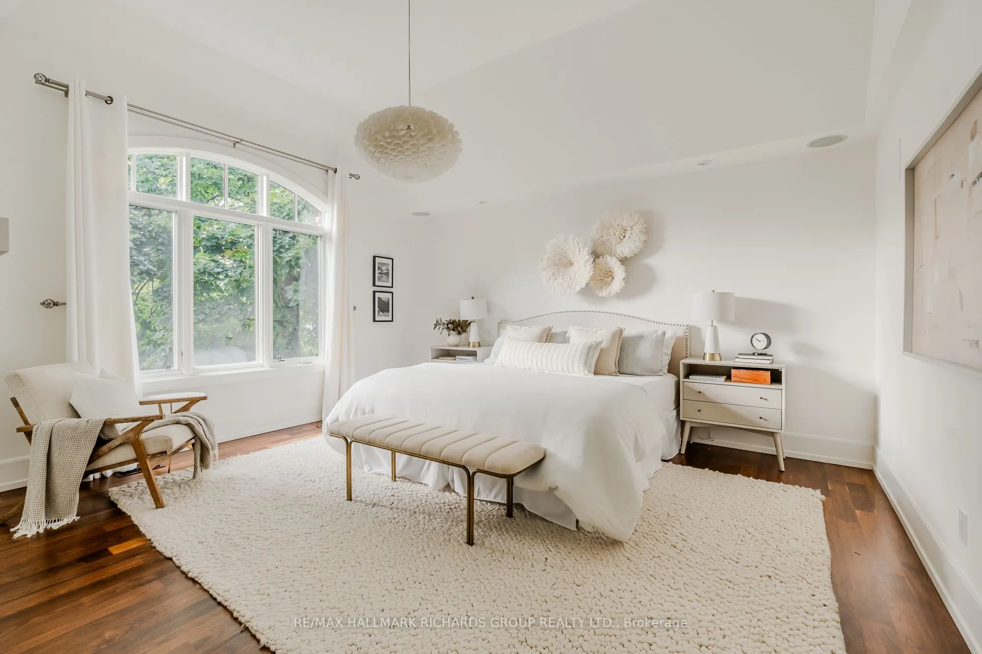 6 Leonard Circle