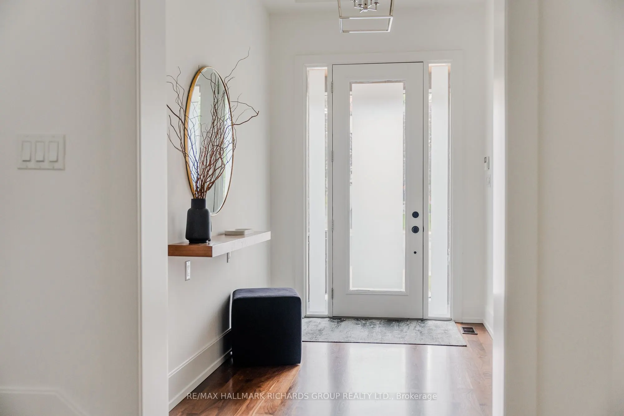 6 Leonard Circle