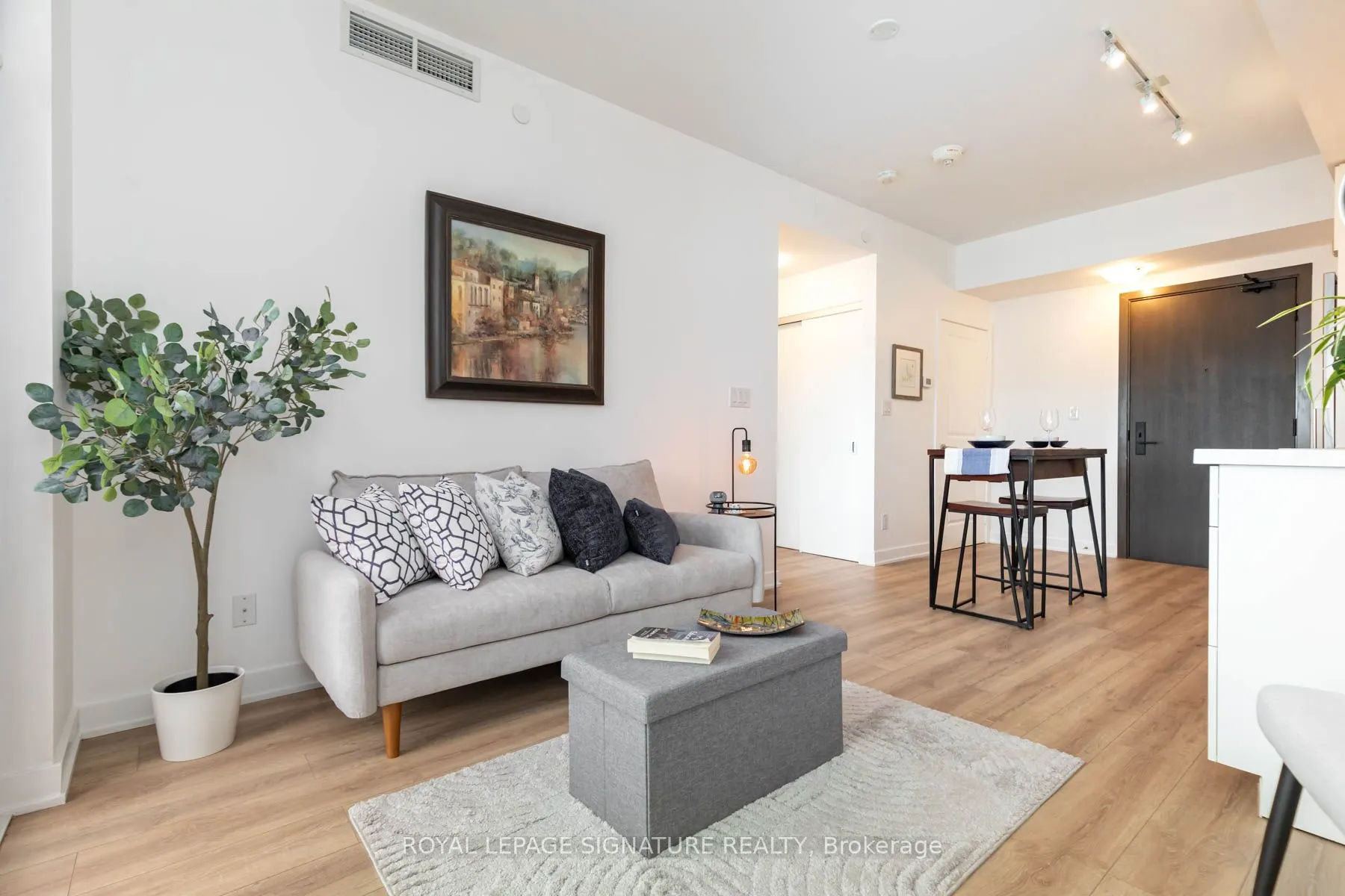 2799 Kingston Road, #311