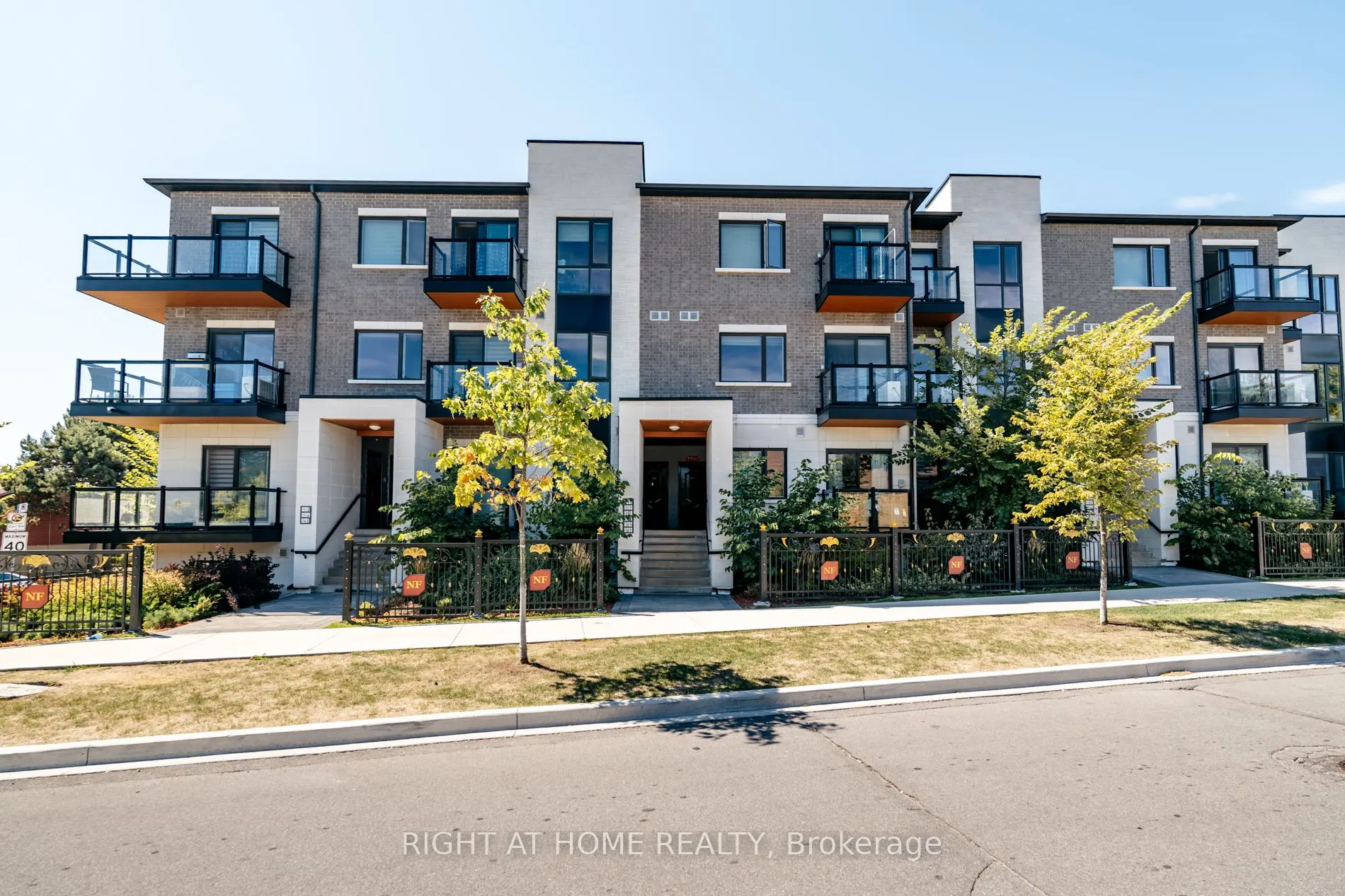 200 Chester Le Boulevard, #D302