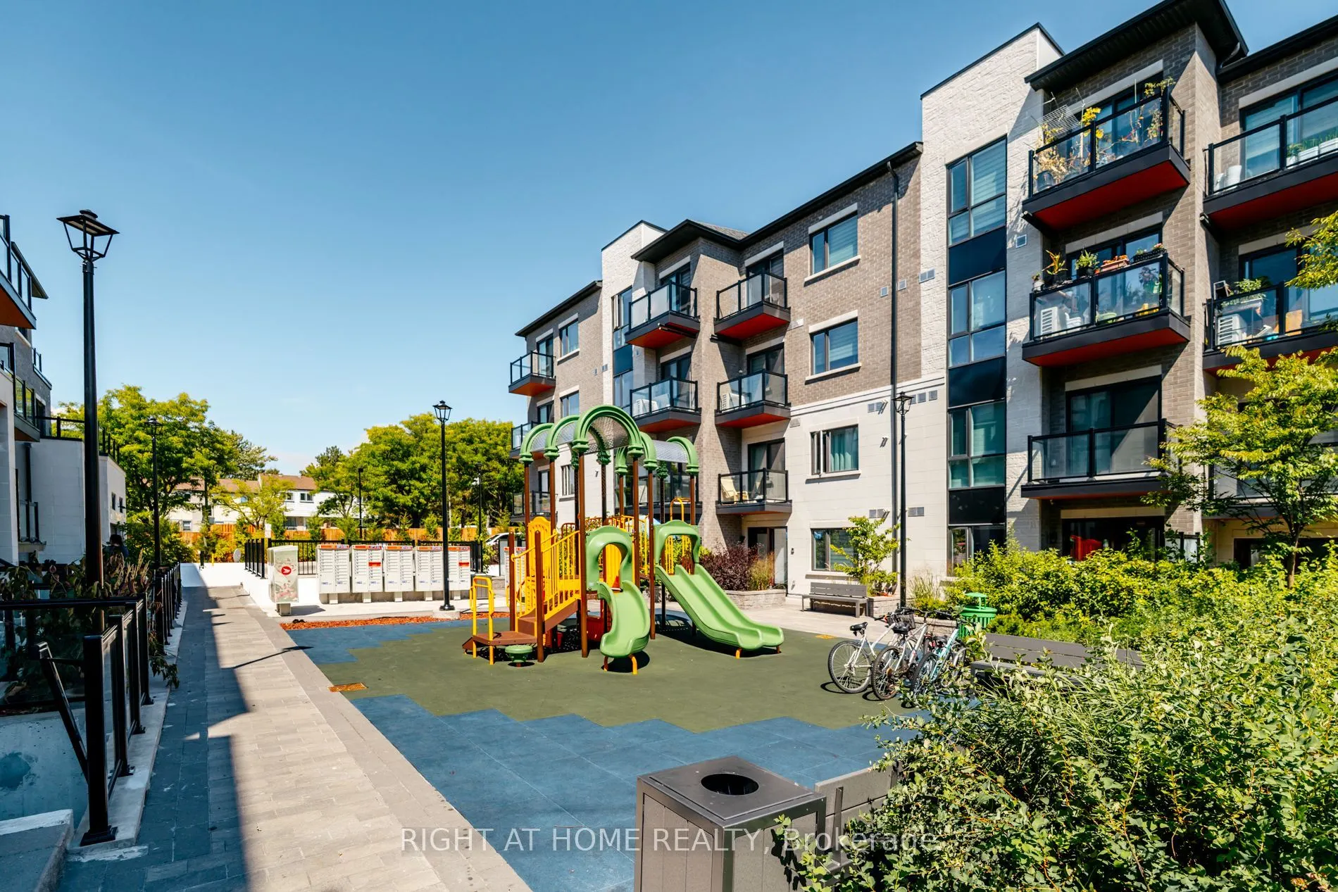 200 Chester Le Boulevard, #D302