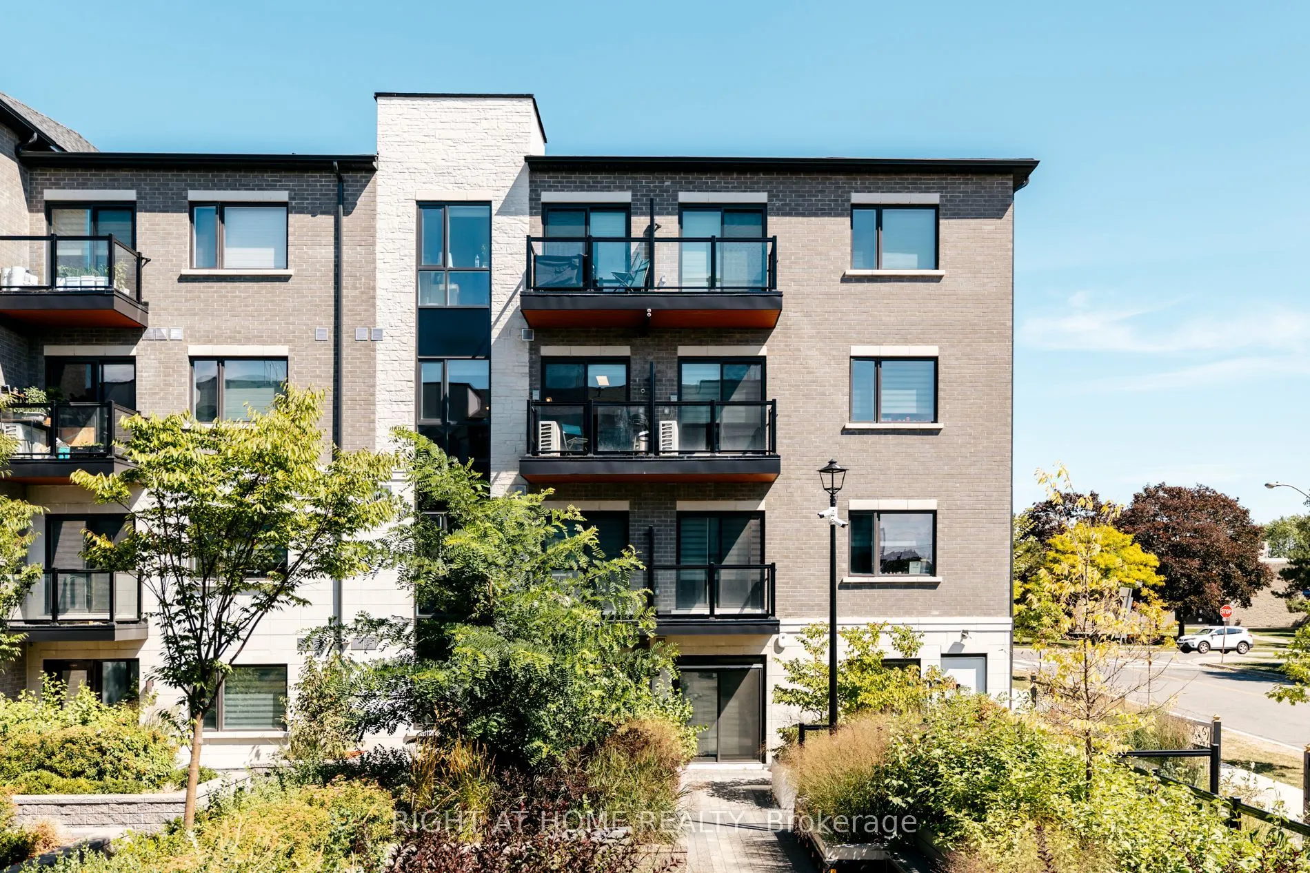 200 Chester Le Boulevard, #D302