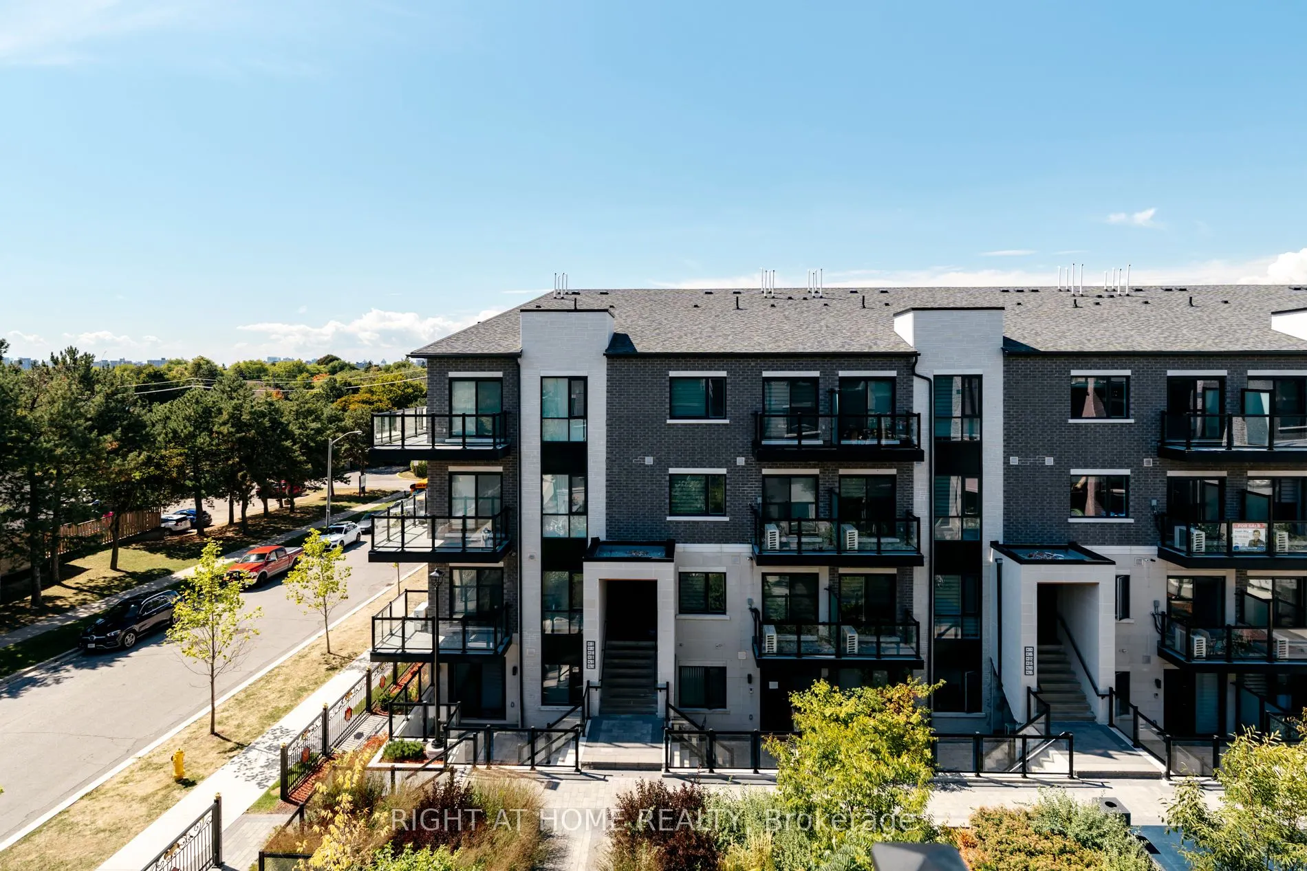 200 Chester Le Boulevard, #D302