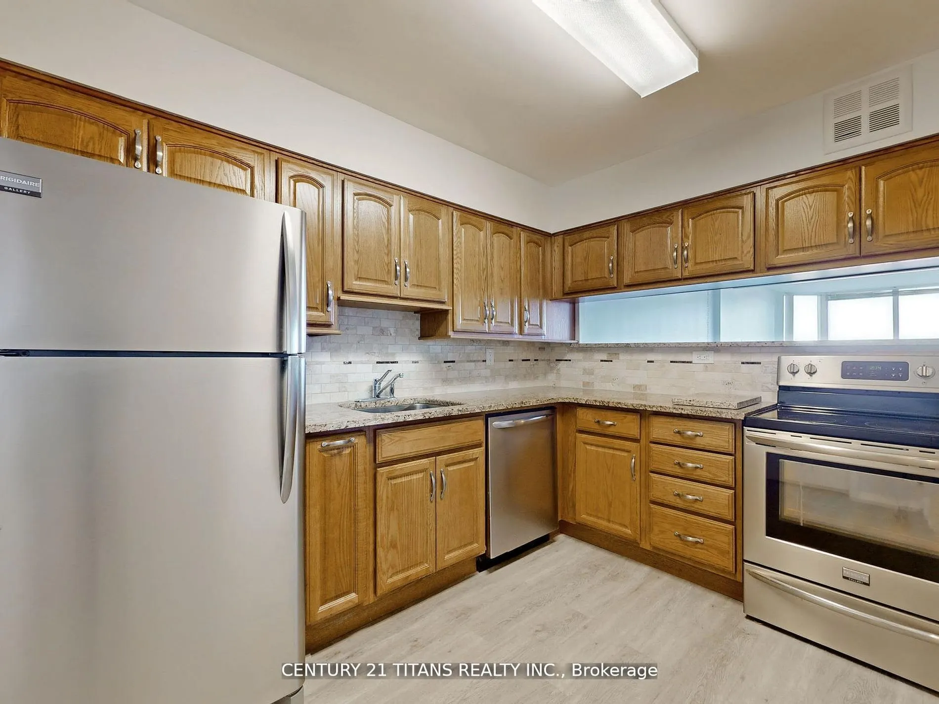 1890 Valley Farm Road, #1202