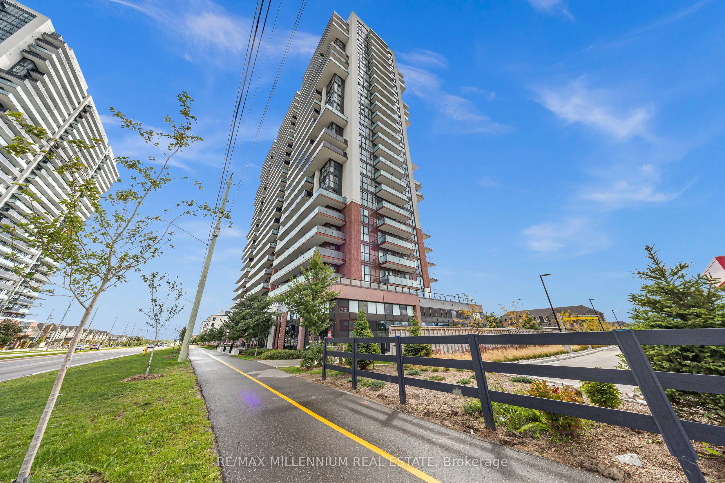 2550 Simcoe Street, #1215