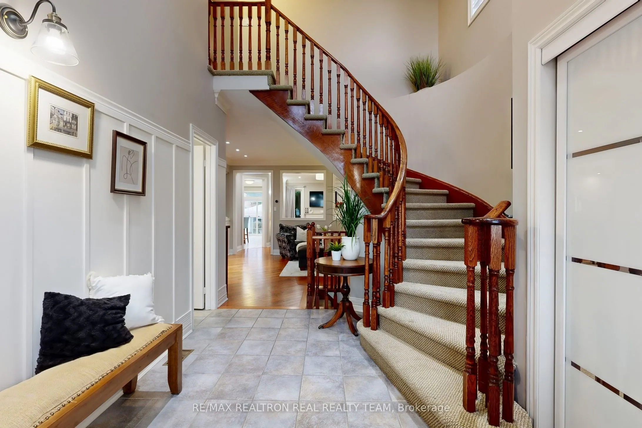 89 Cachet Boulevard