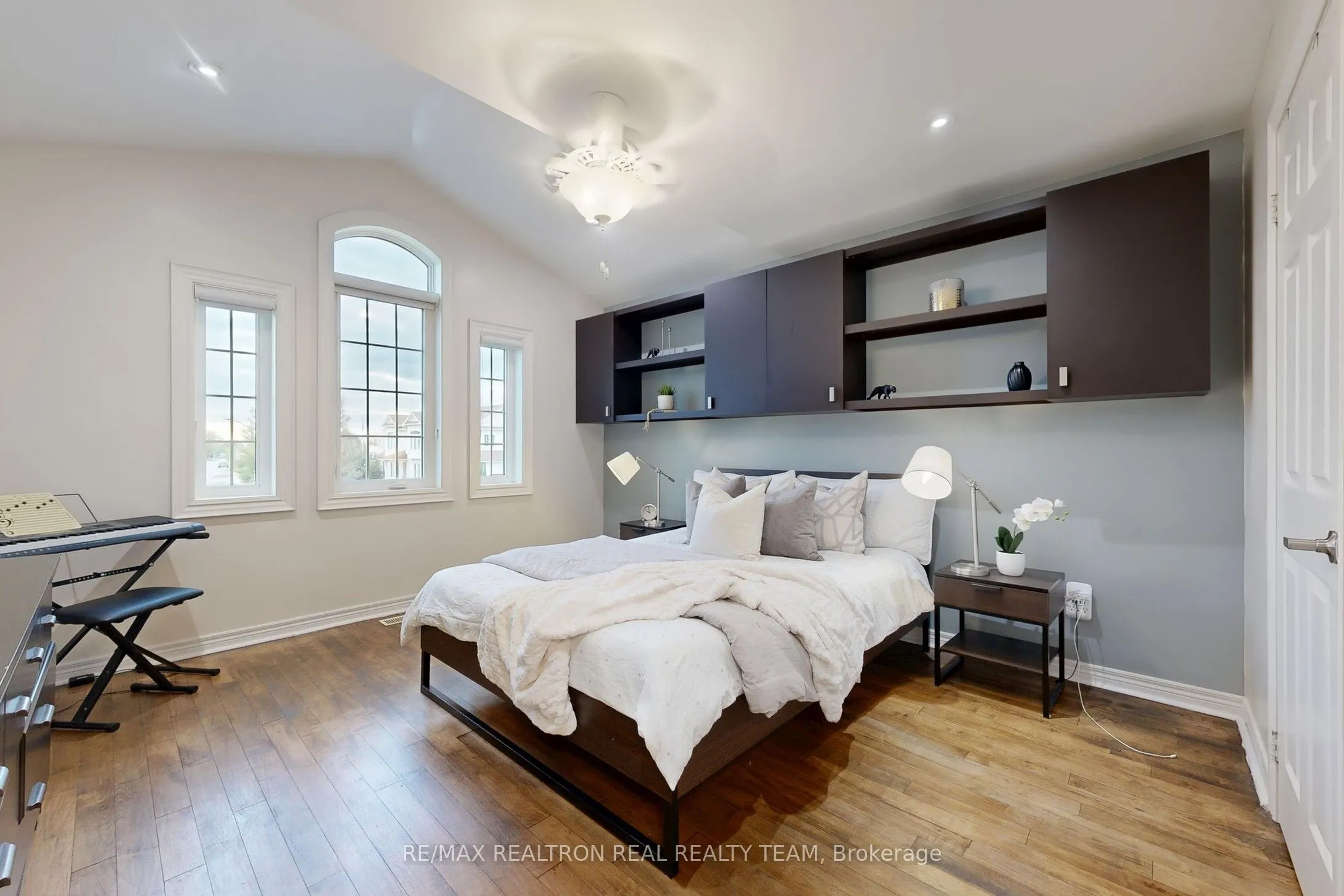 89 Cachet Boulevard