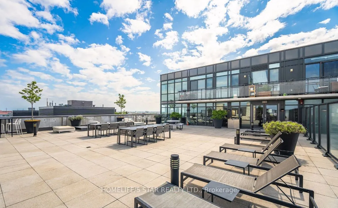 1190 DUNDAS Street E, #922