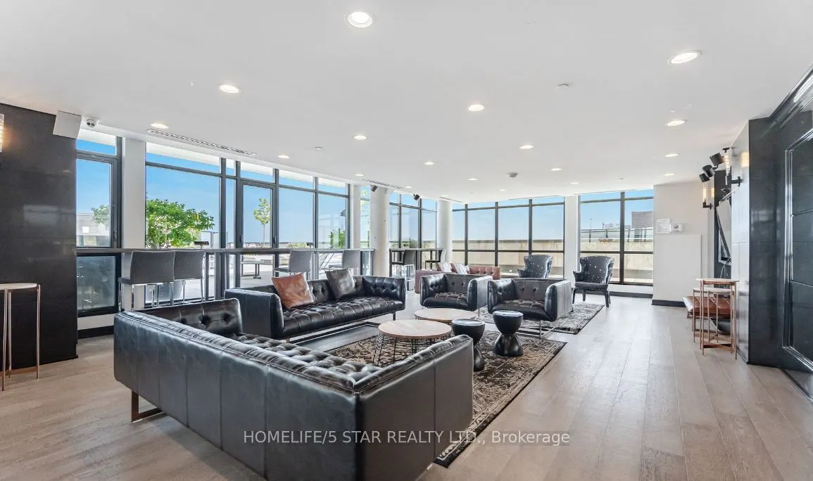 1190 DUNDAS Street E, #922