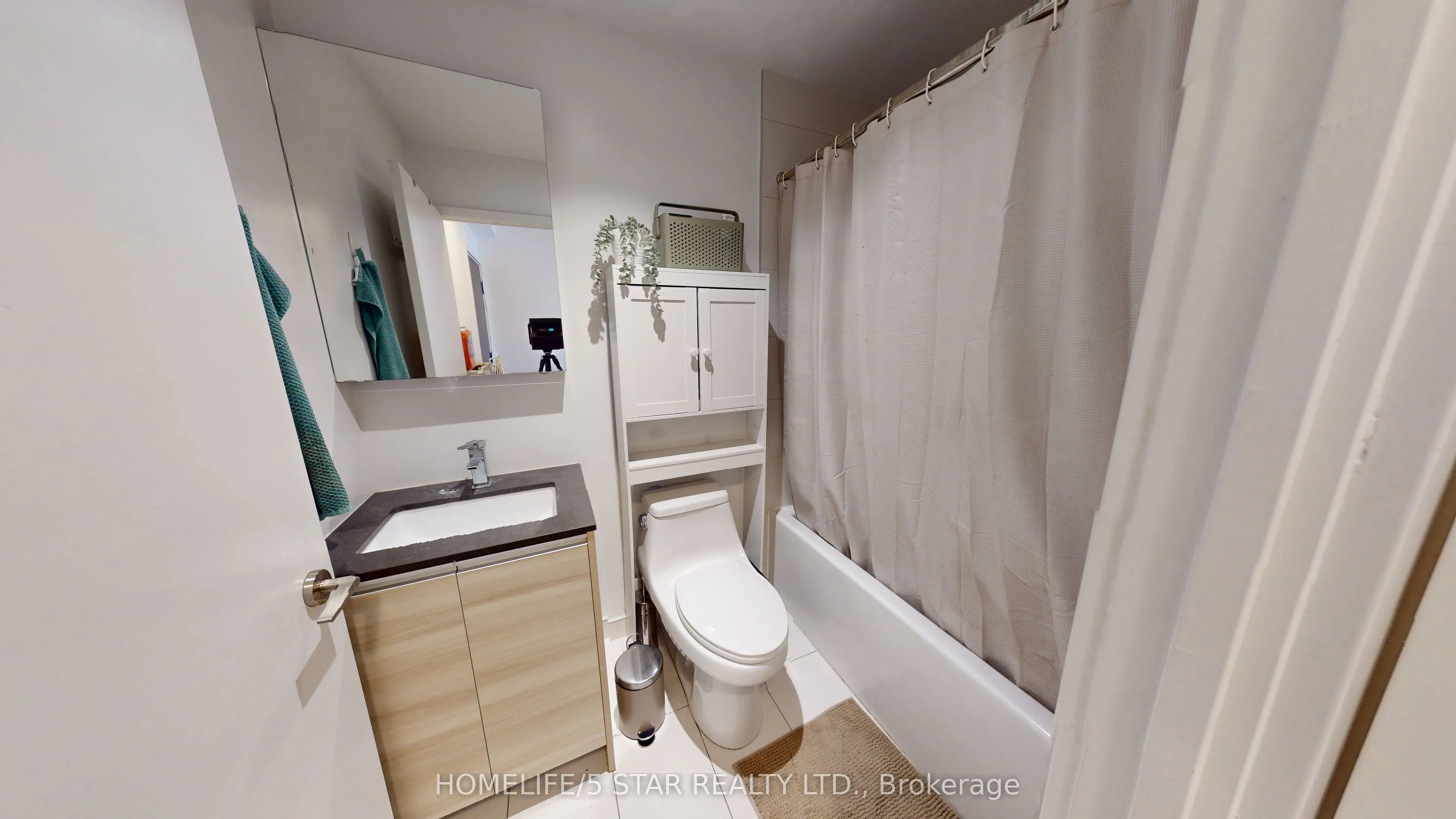 1190 DUNDAS Street E, #922