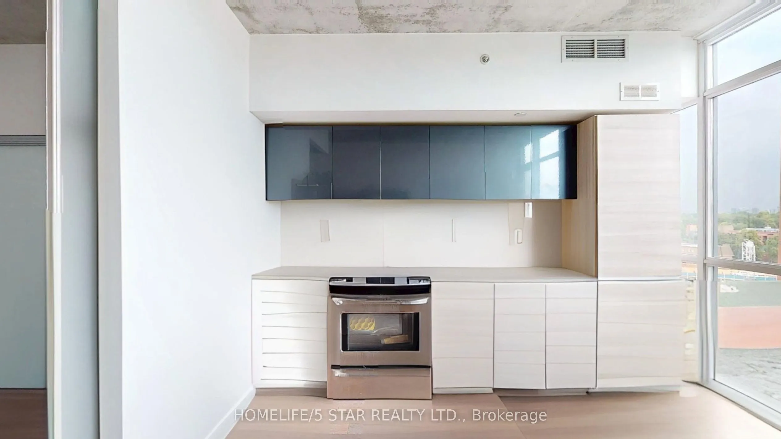 1190 DUNDAS Street E, #922