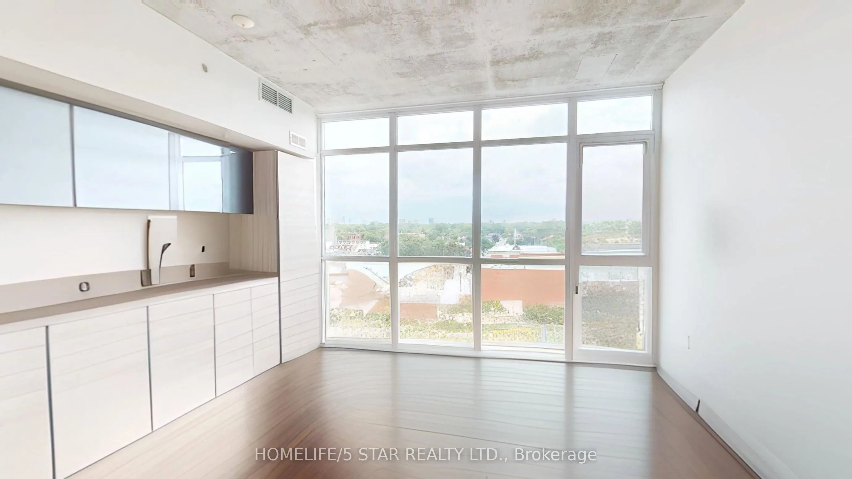 1190 DUNDAS Street E, #922