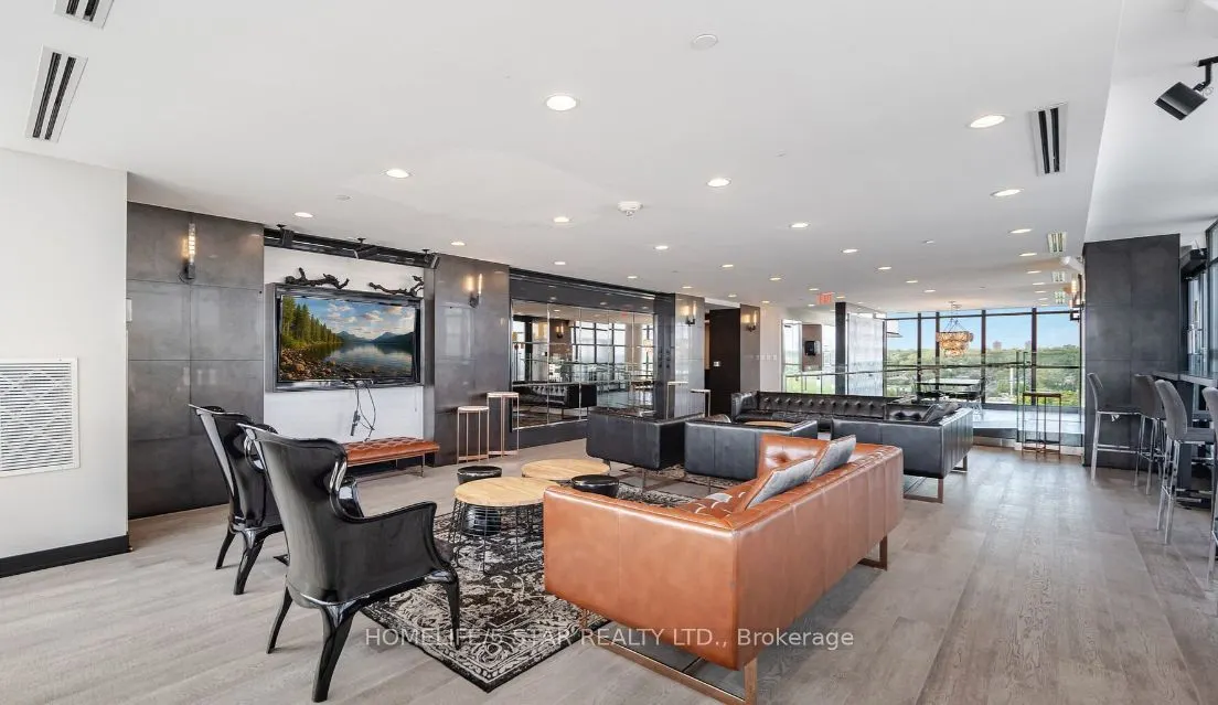 1190 DUNDAS Street E, #922