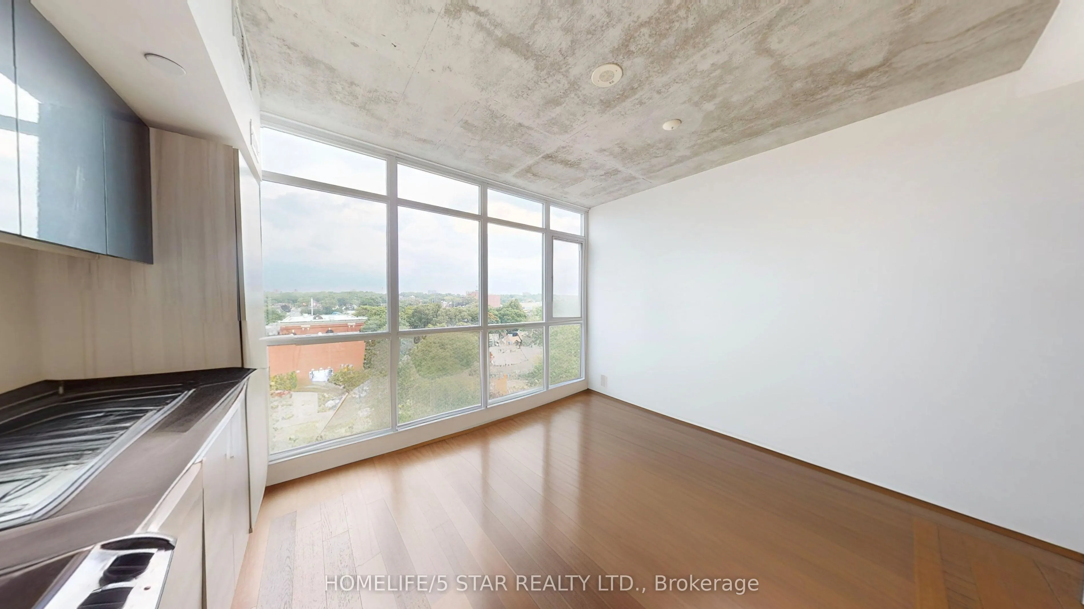 1190 DUNDAS Street E, #922