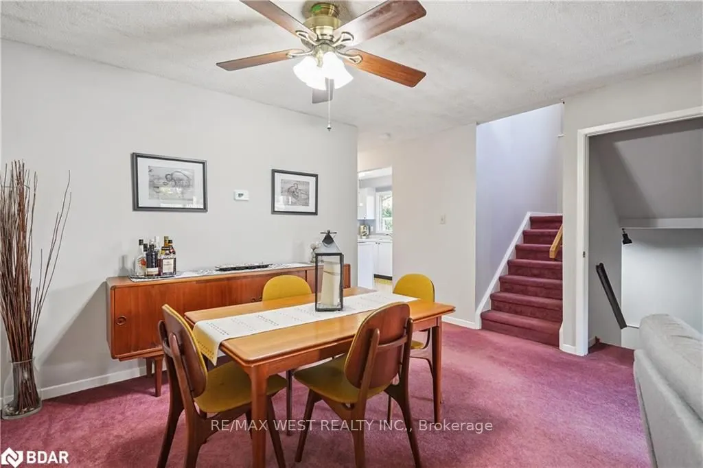 1182 Canborough Crescent