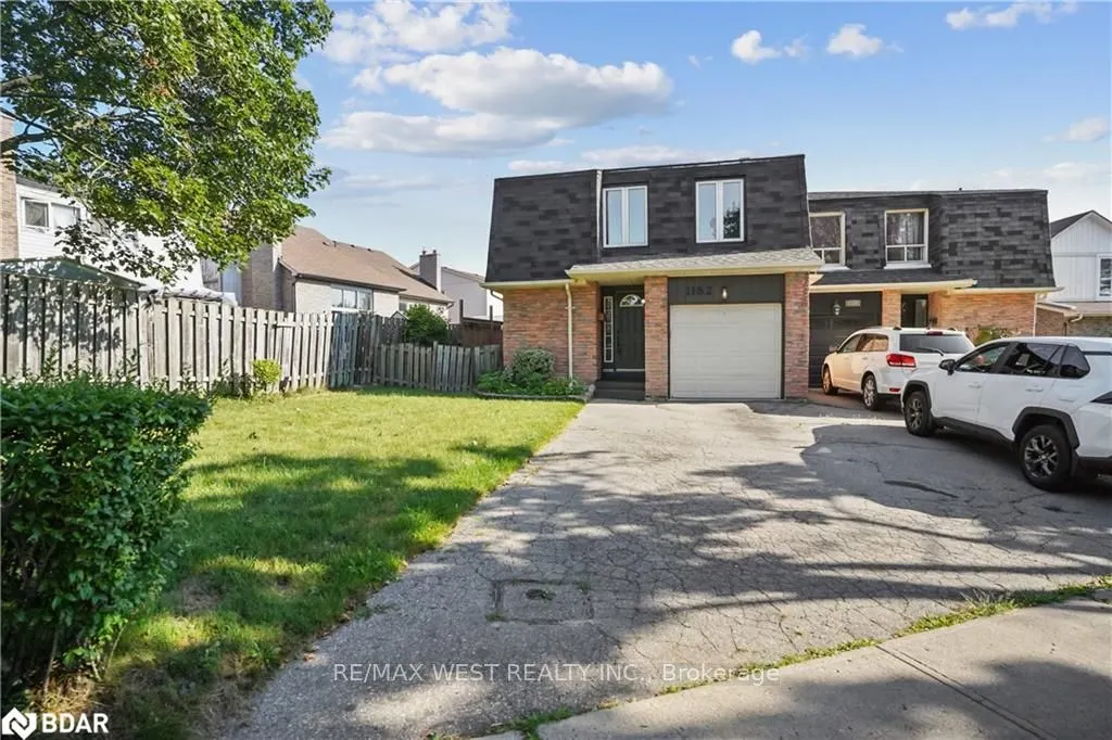 1182 Canborough Crescent