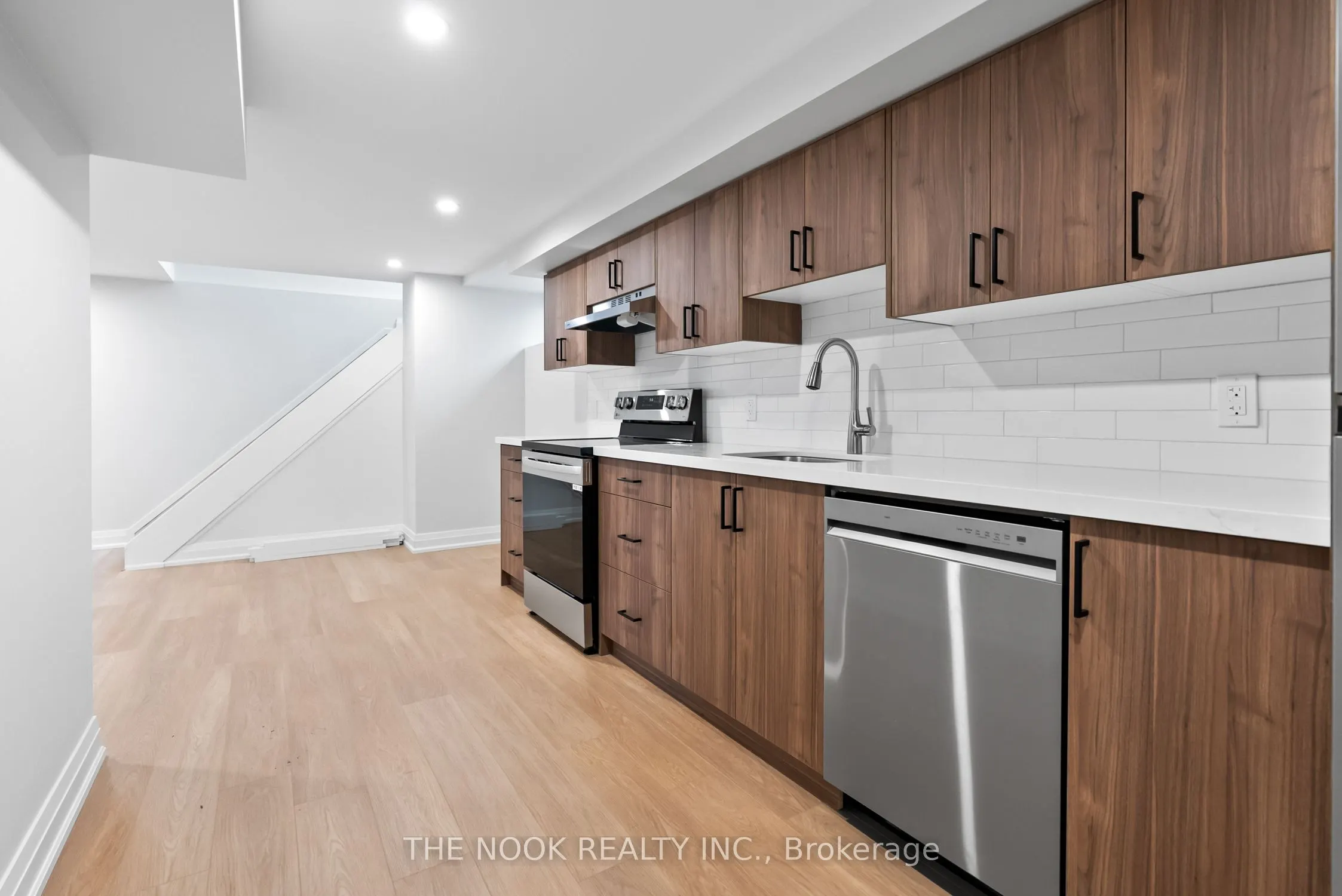 525 Larry Avenue, #Bsmt