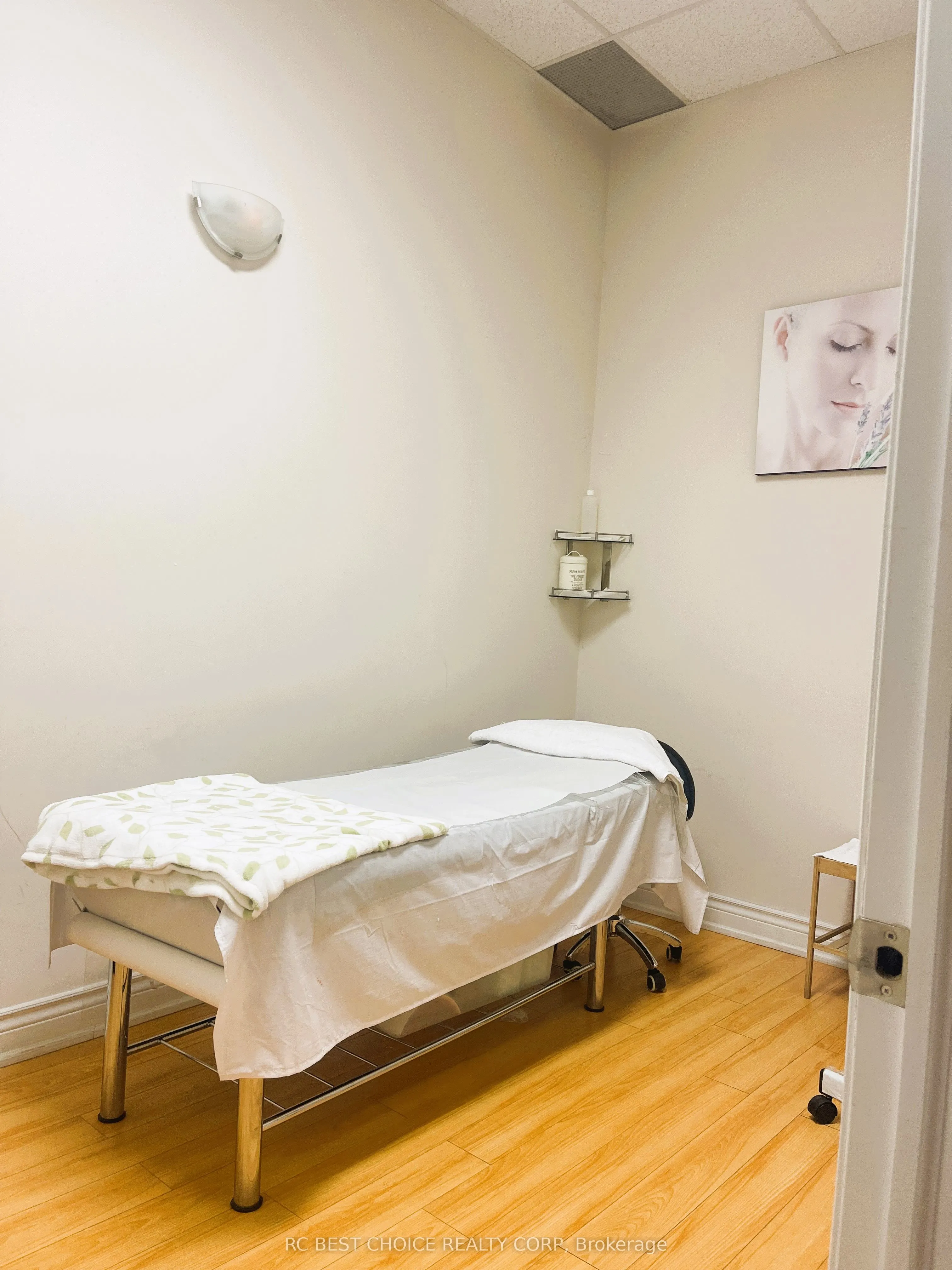 665 MARKHAM Road, #4