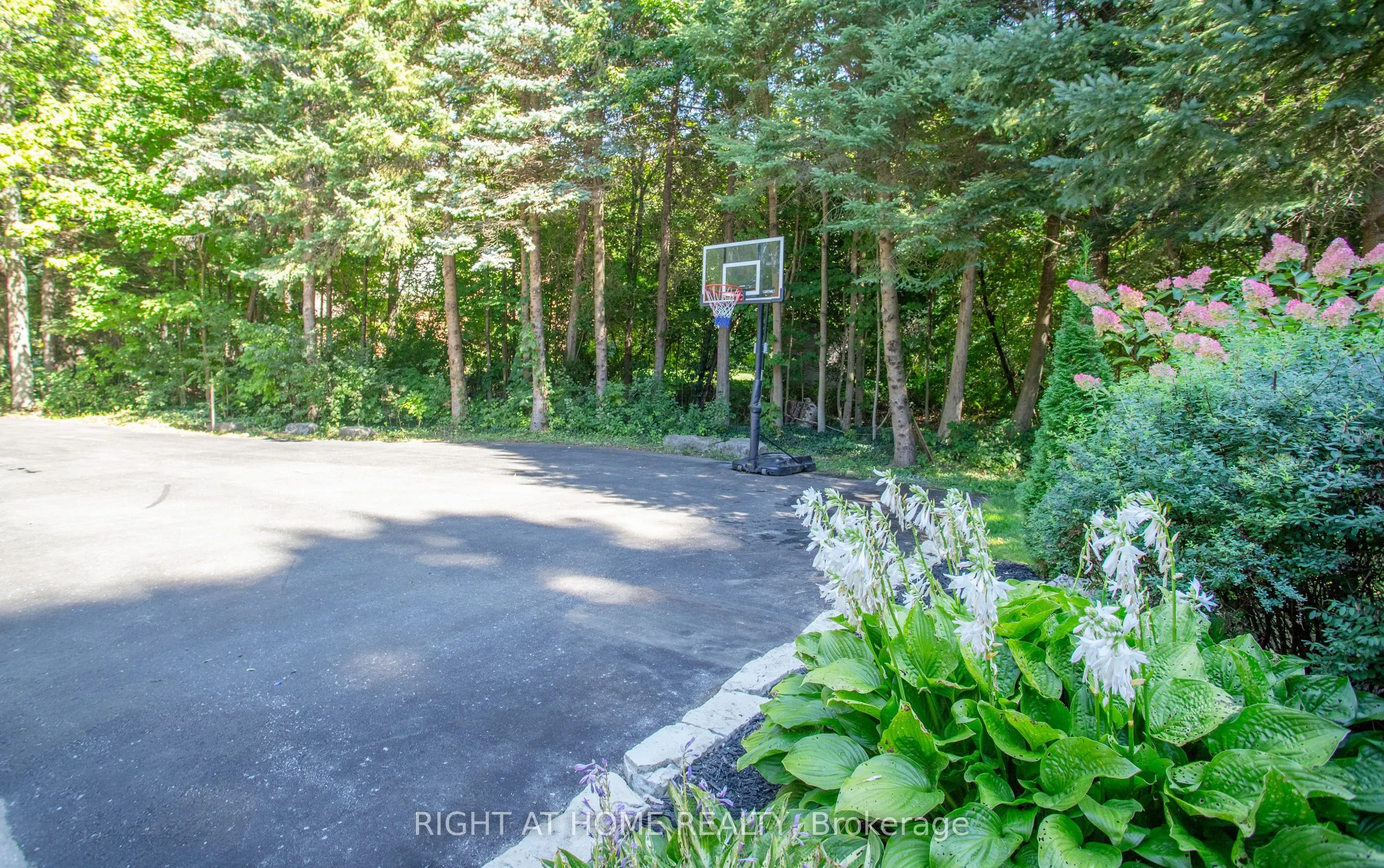 27 Timberlane Court