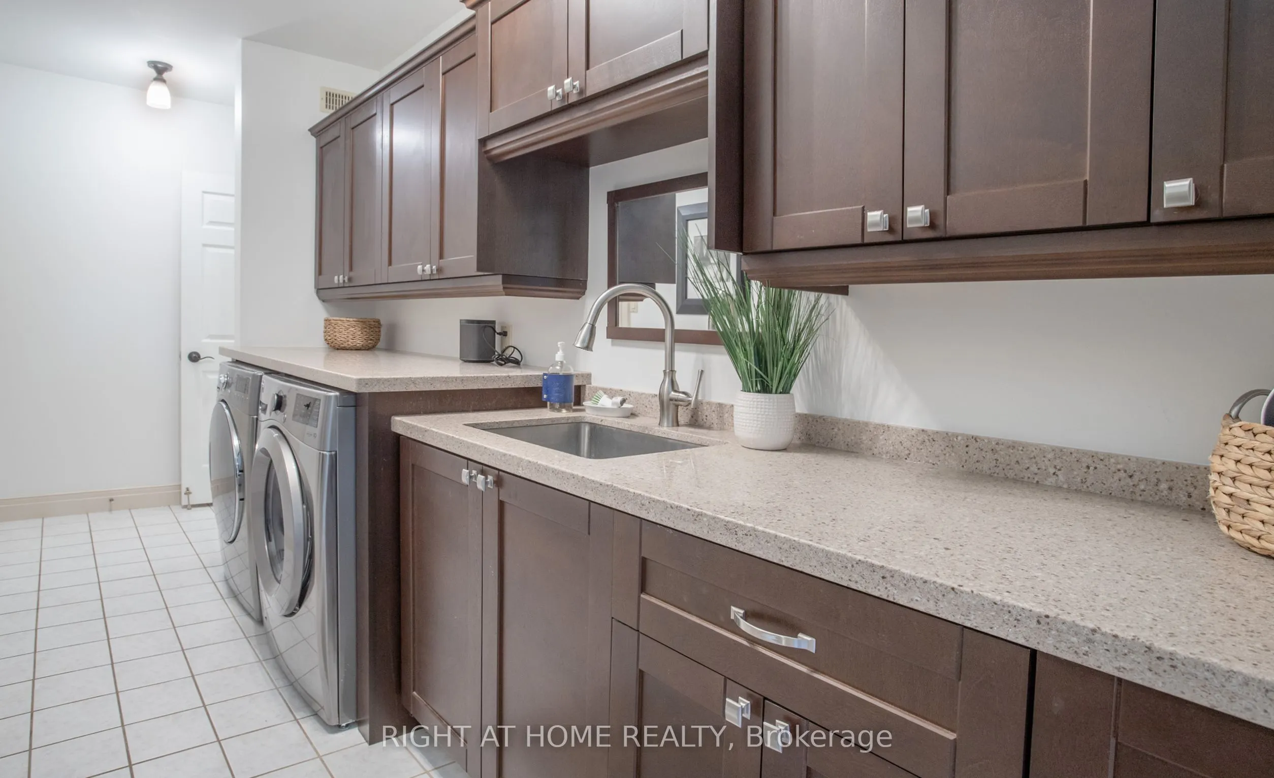 27 Timberlane Court