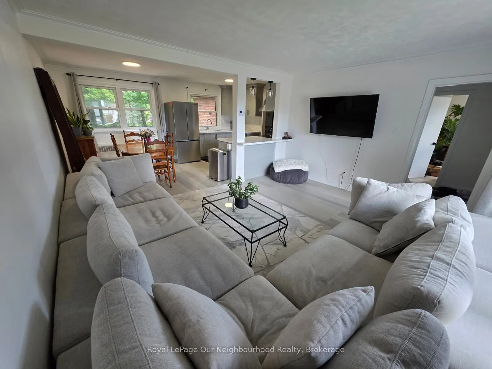 32 Marchington Circle S, #Upper