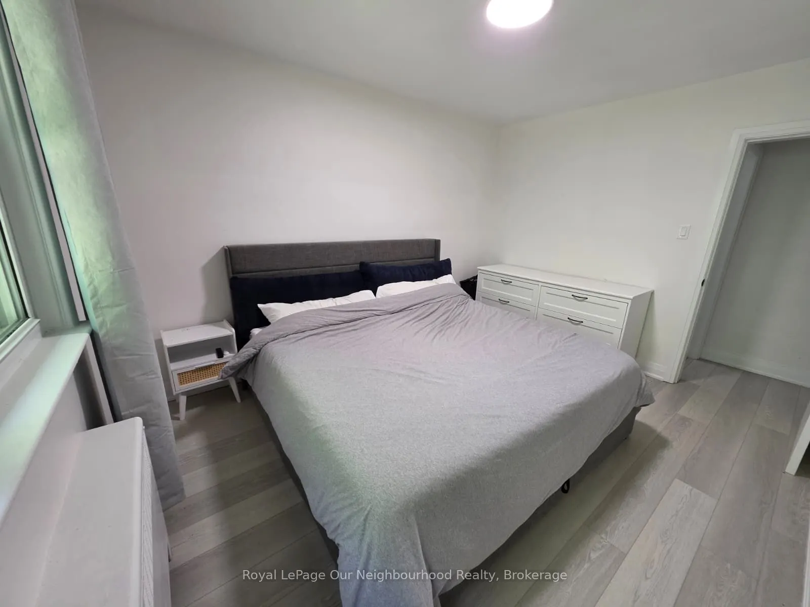 32 Marchington Circle S, #Upper