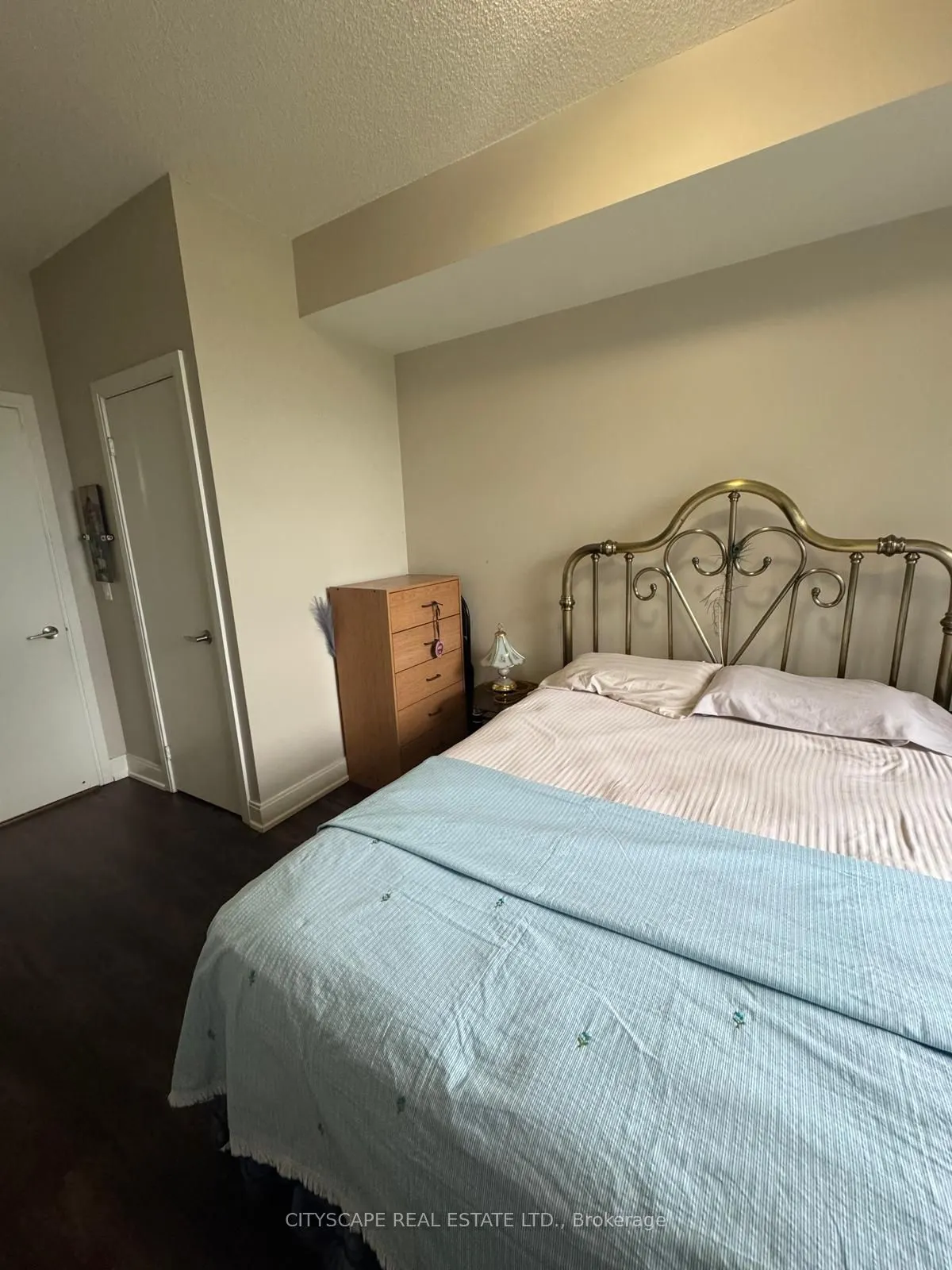 135 Village Green Square, #616