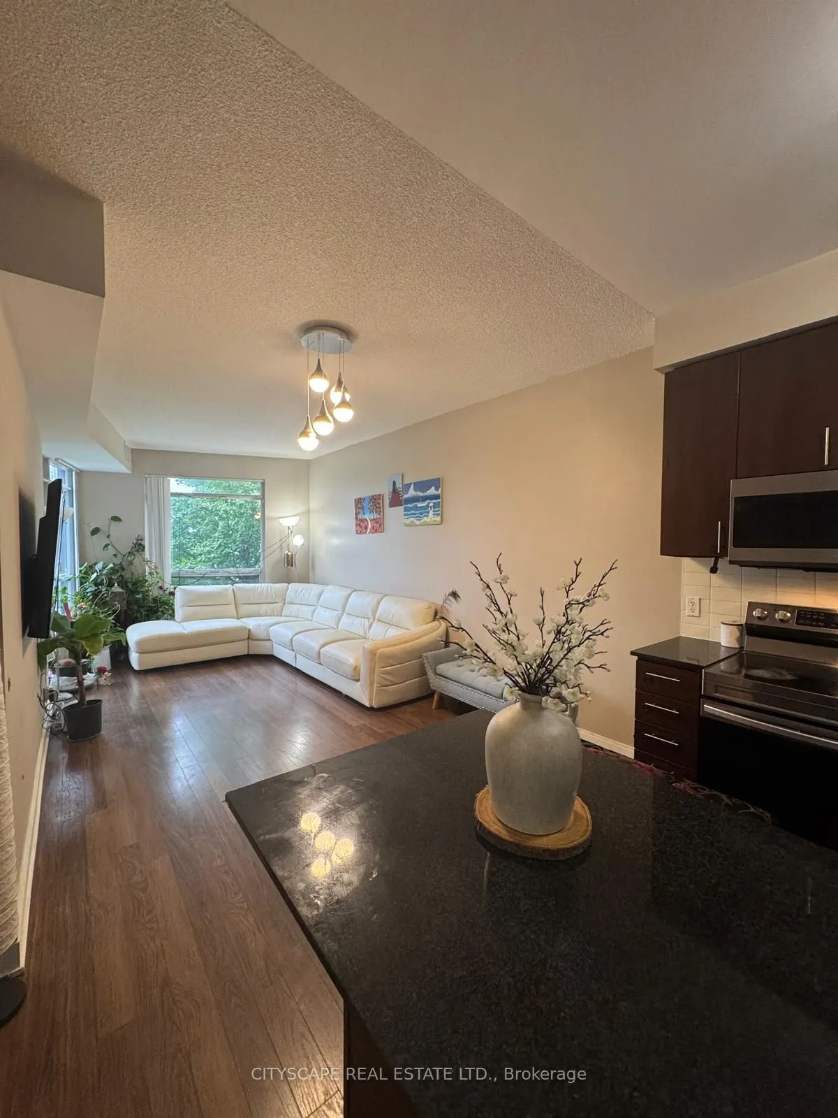 135 Village Green Square, #616