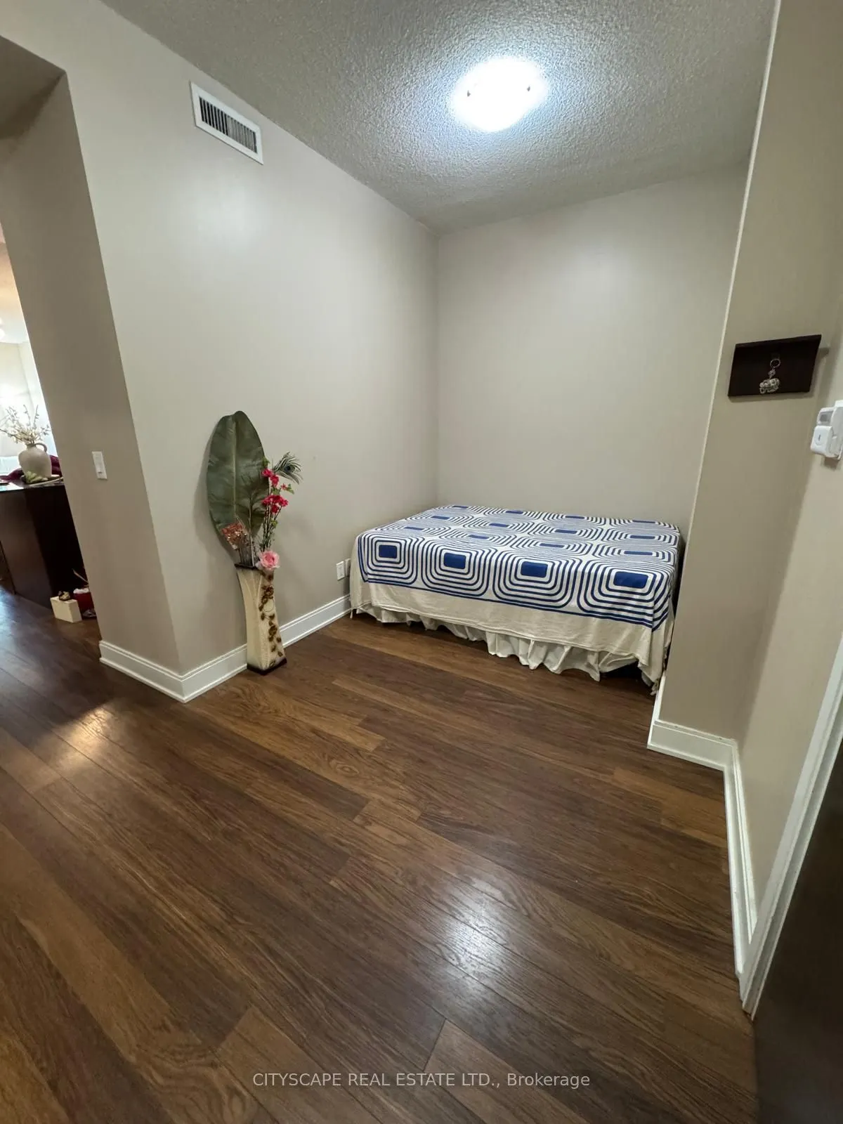 135 Village Green Square, #616