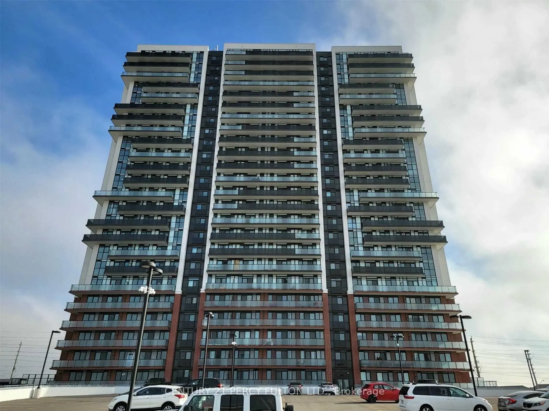 2550 Simcoe Street N, #2217
