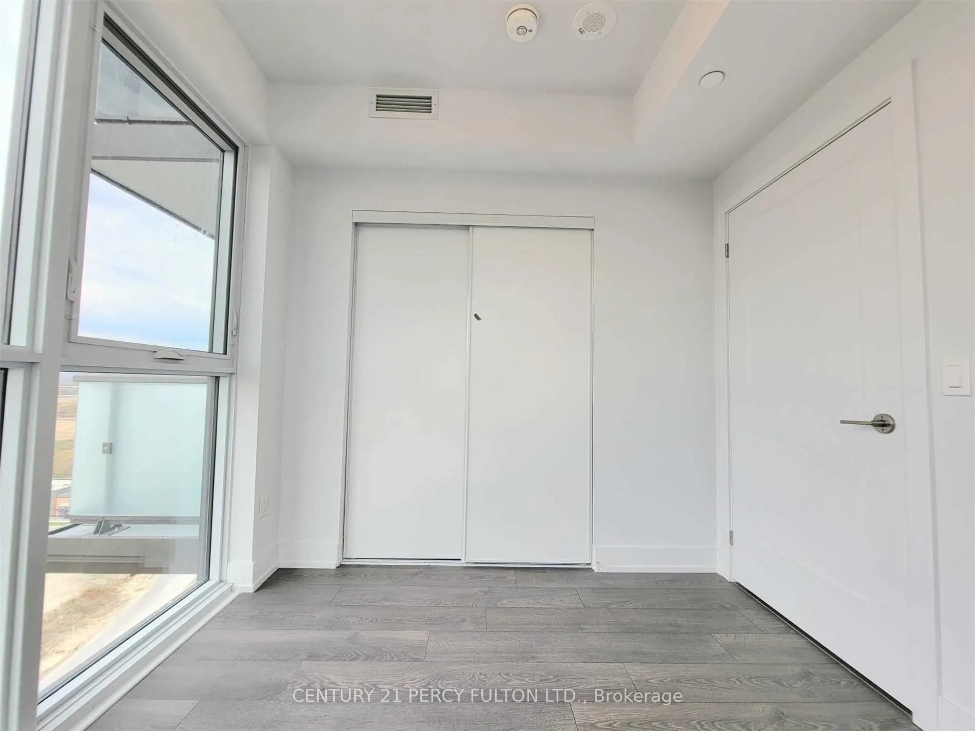 2550 Simcoe Street N, #2217