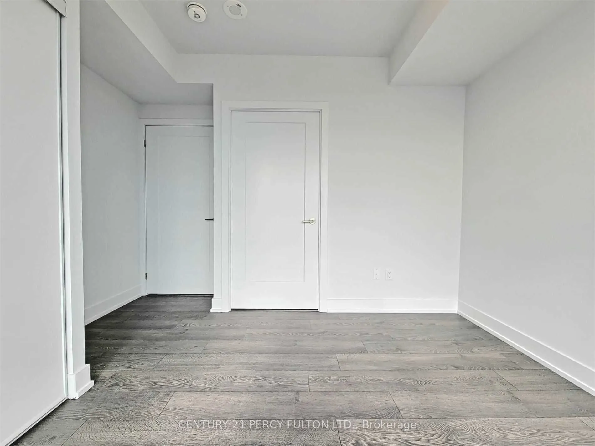 2550 Simcoe Street N, #2217