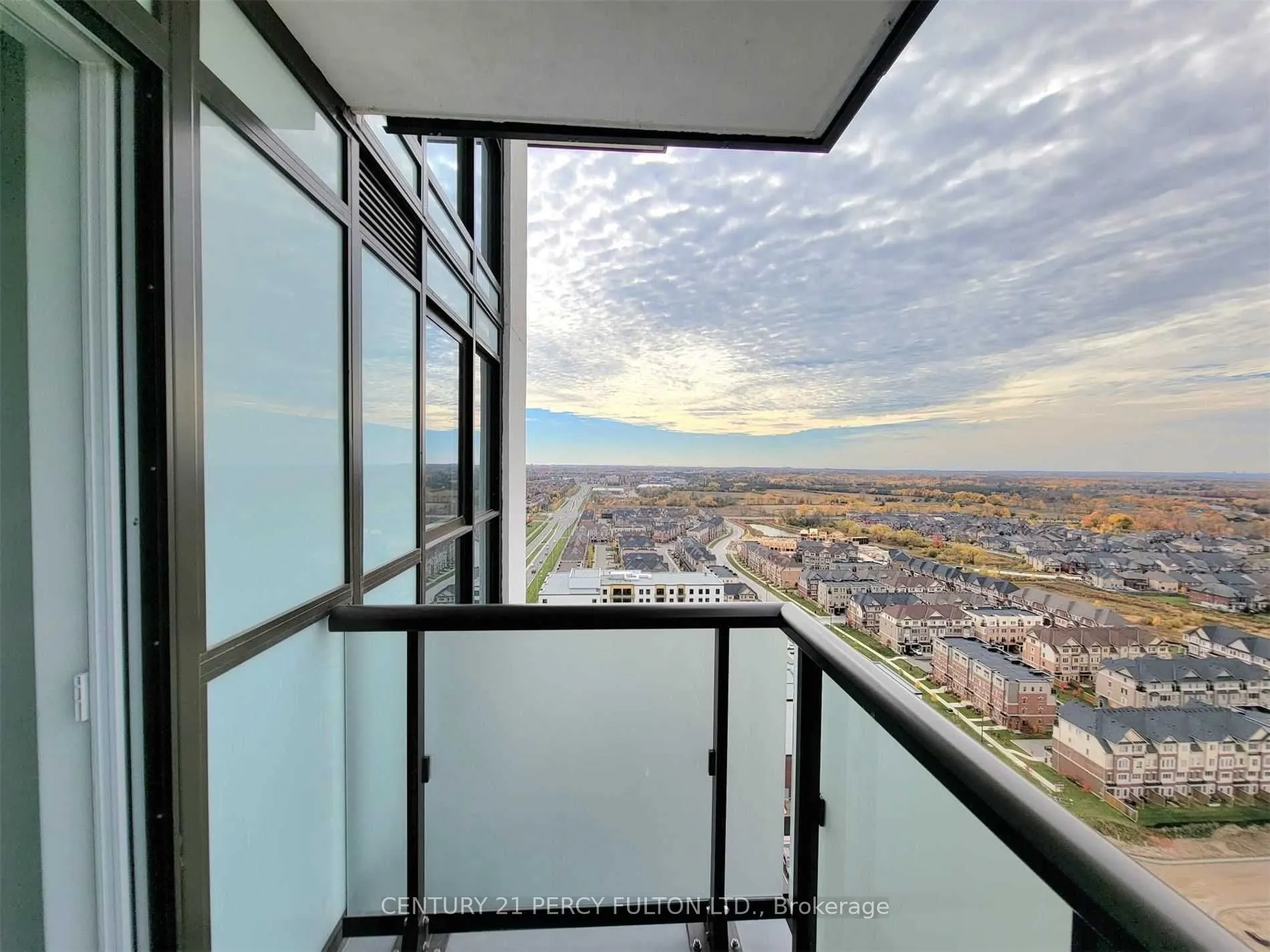 2550 Simcoe Street N, #2217