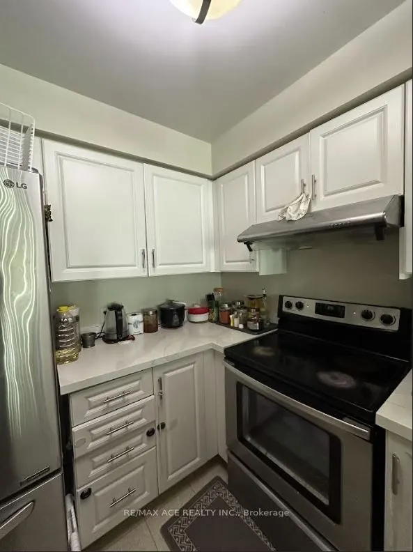 11 Lee Centre Drive, #812
