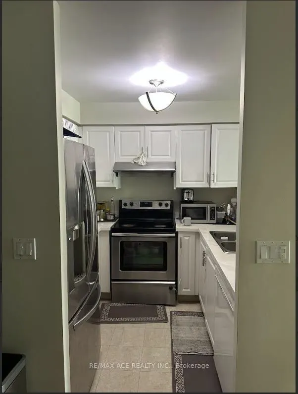 11 Lee Centre Drive, #812