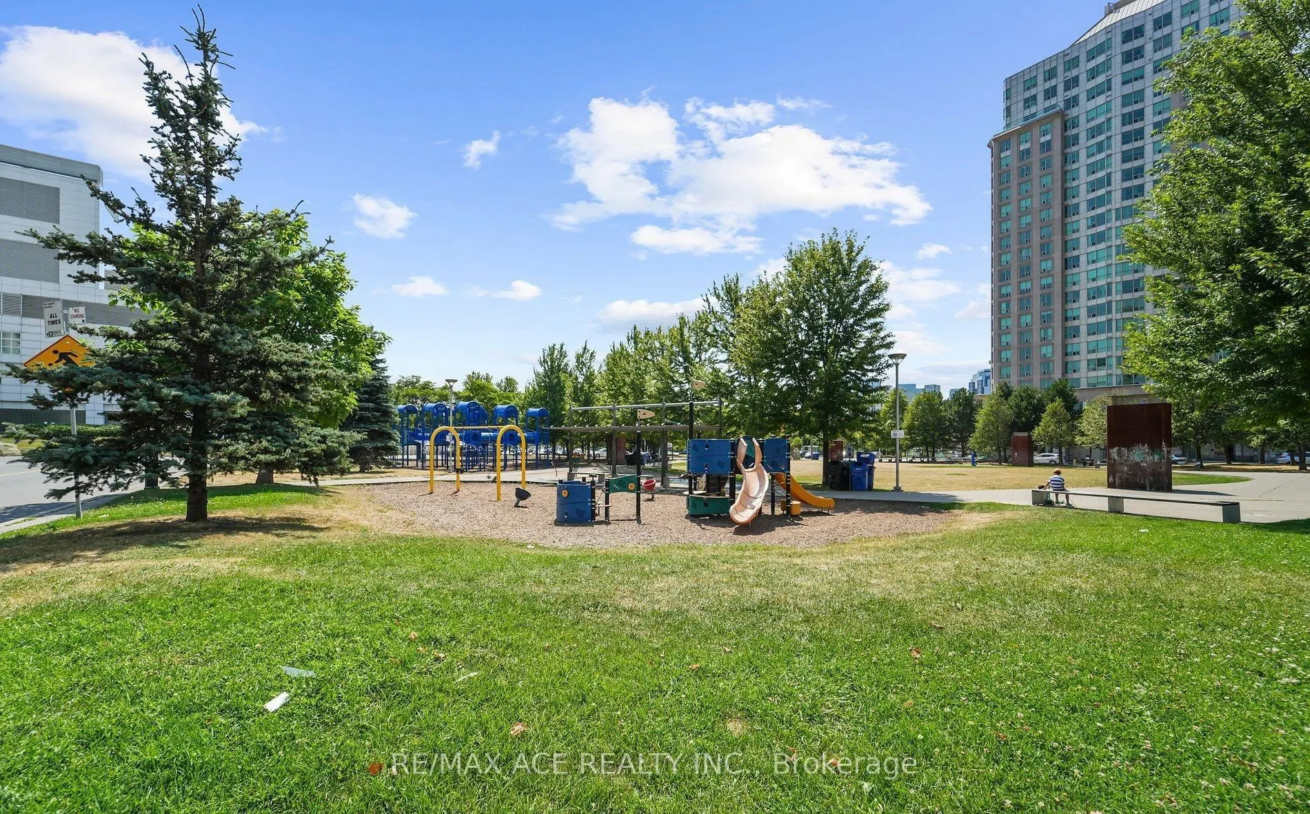 11 Lee Centre Drive, #812
