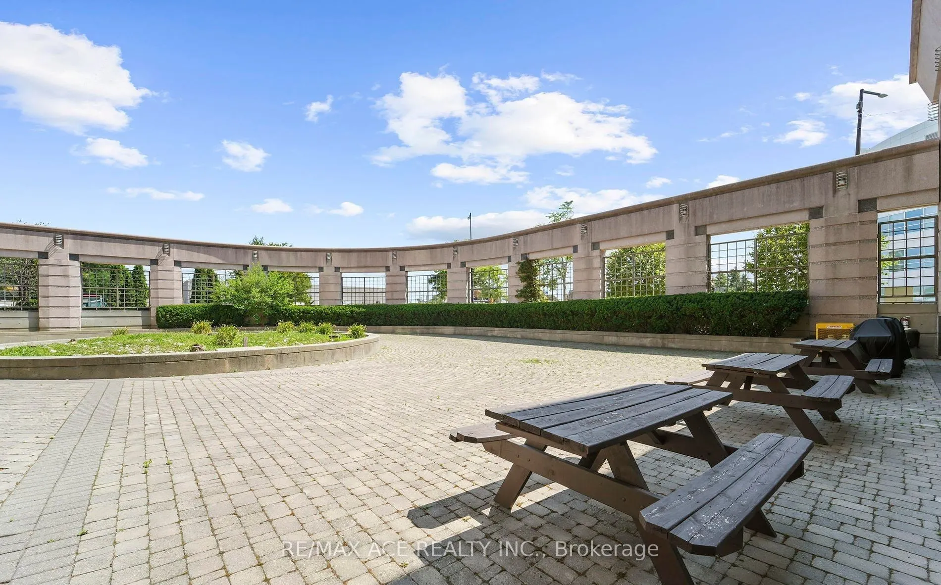 11 Lee Centre Drive, #812