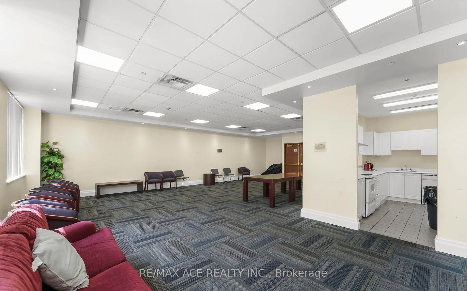 11 Lee Centre Drive, #812