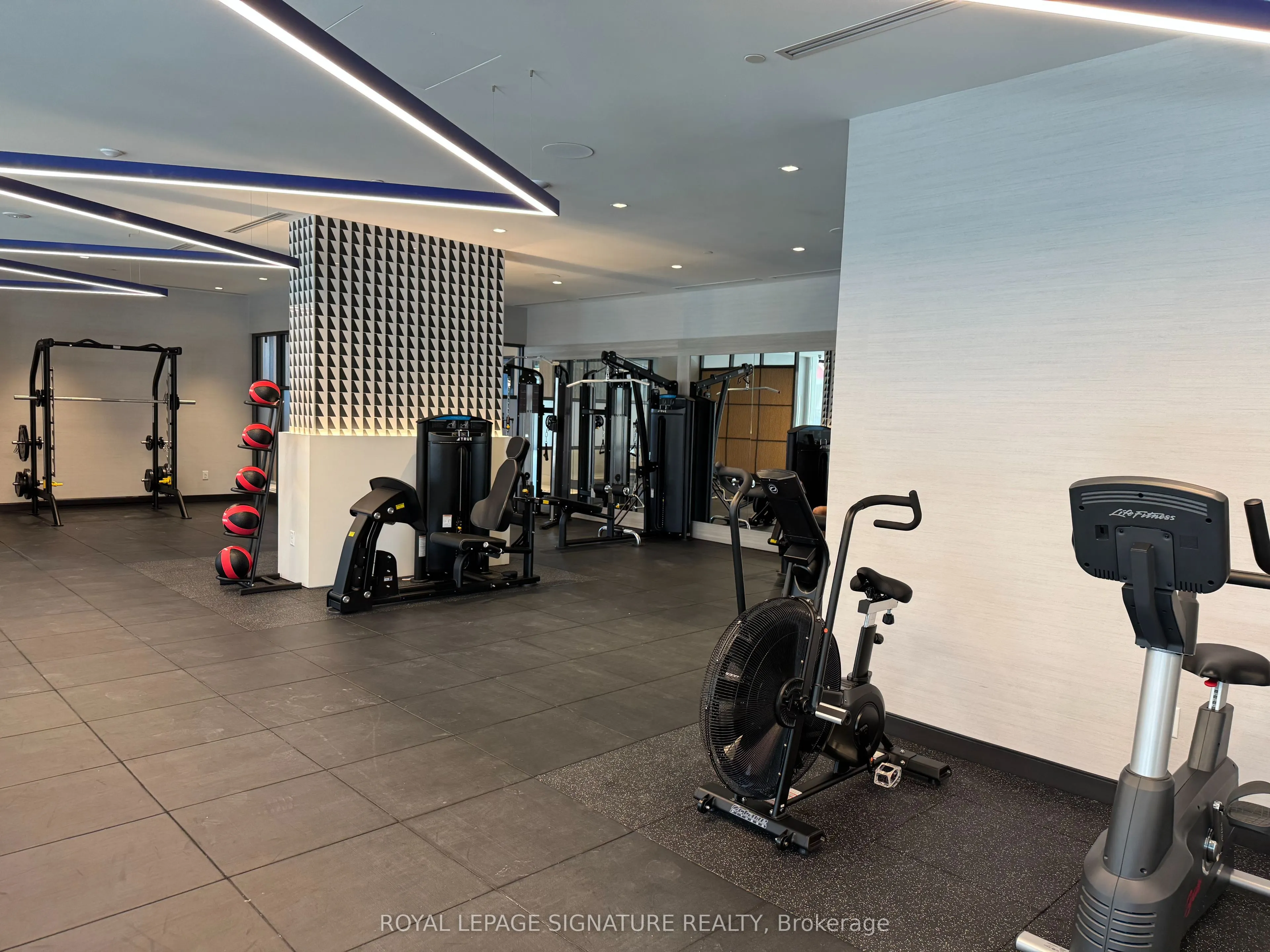2545 Simcoe Street N, #1513