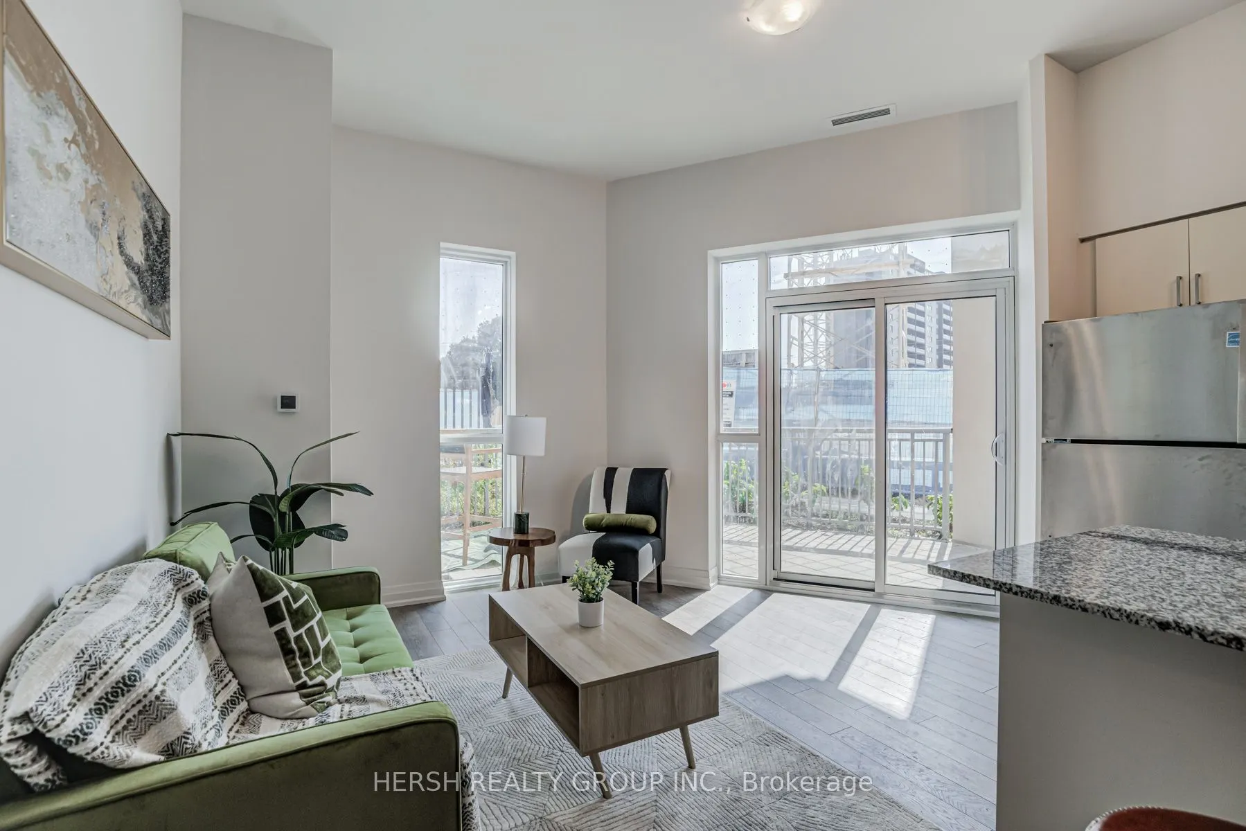 10 Meadowglen Place, #106