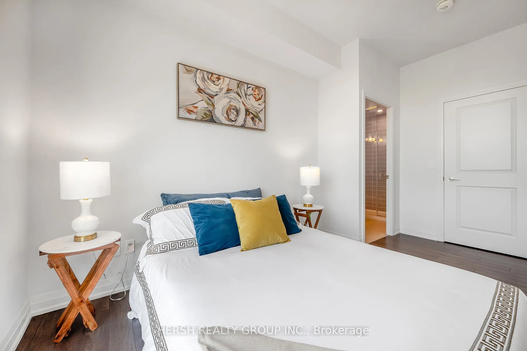 10 Meadowglen Place, #206