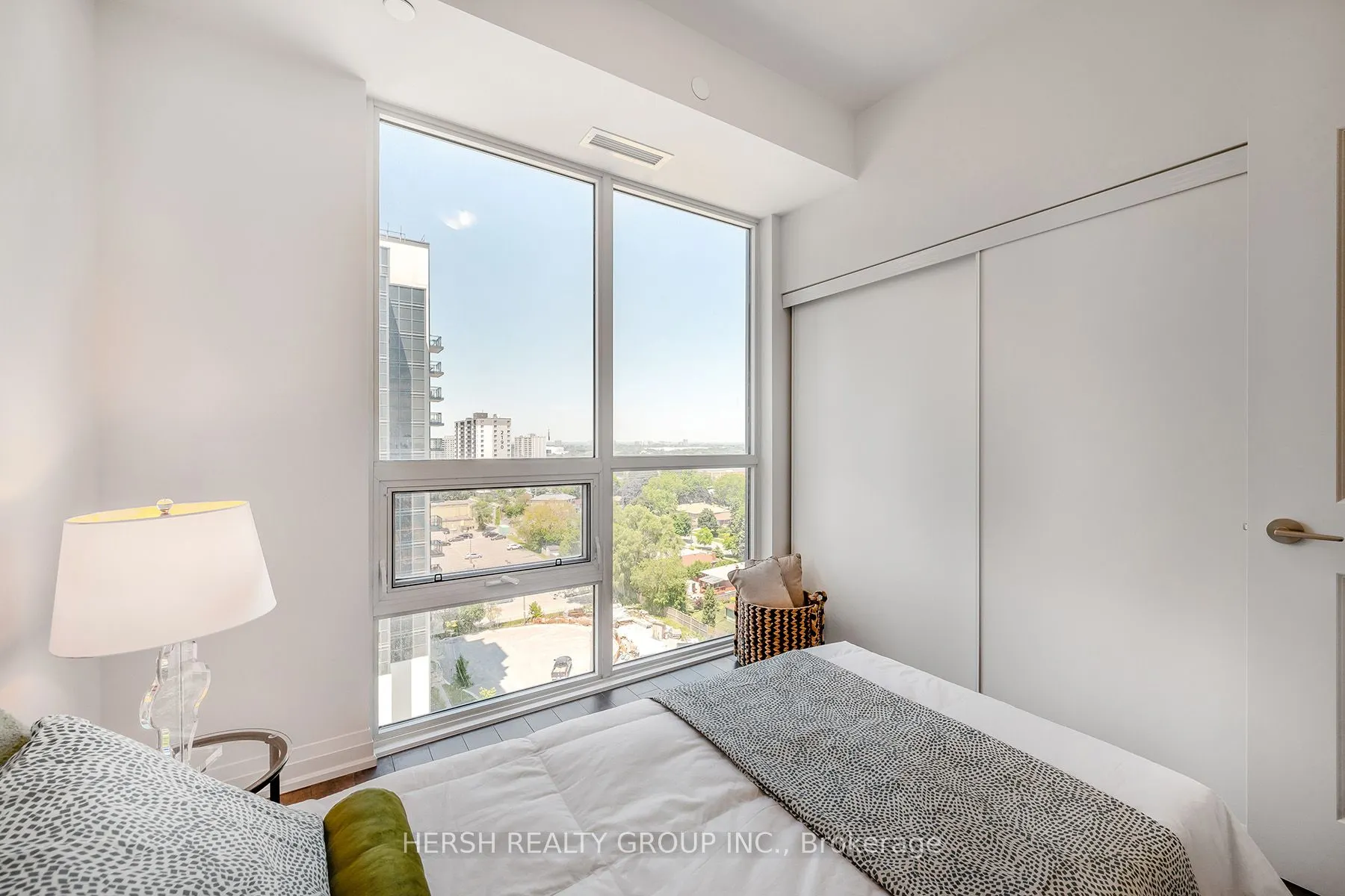 10 Meadowglen Place, #206