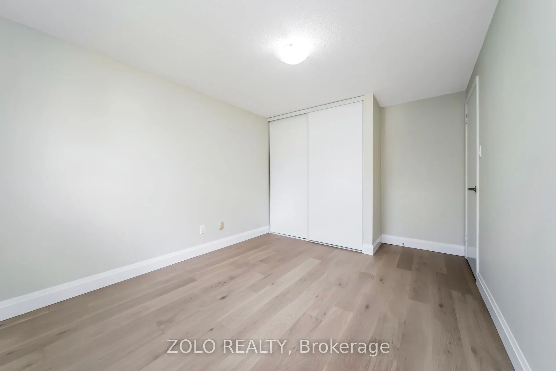 136 Goldhawk Trail