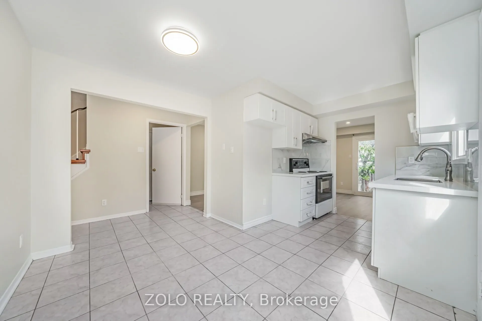 136 Goldhawk Trail