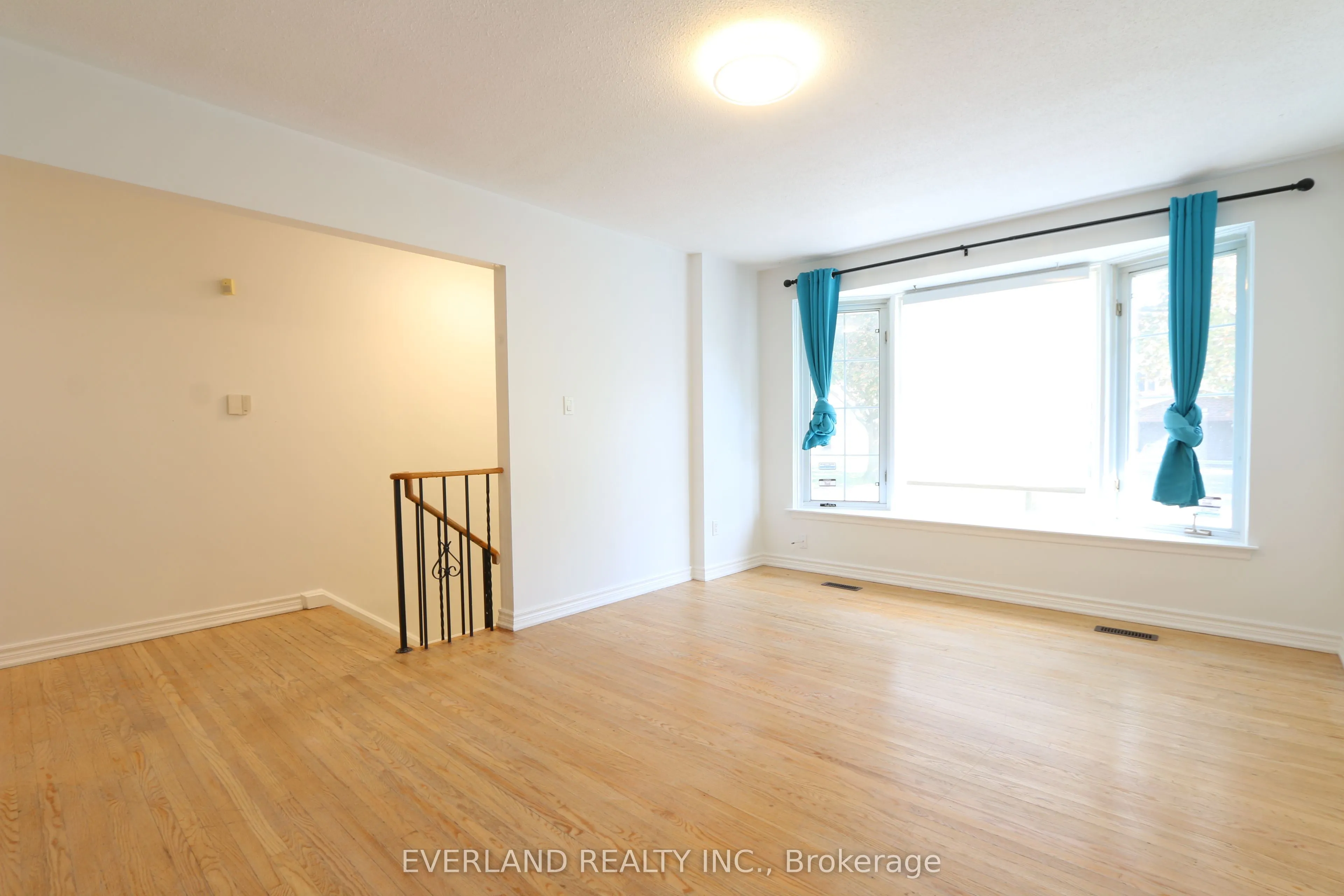 73 Shellamwood Trail, #Upper Level