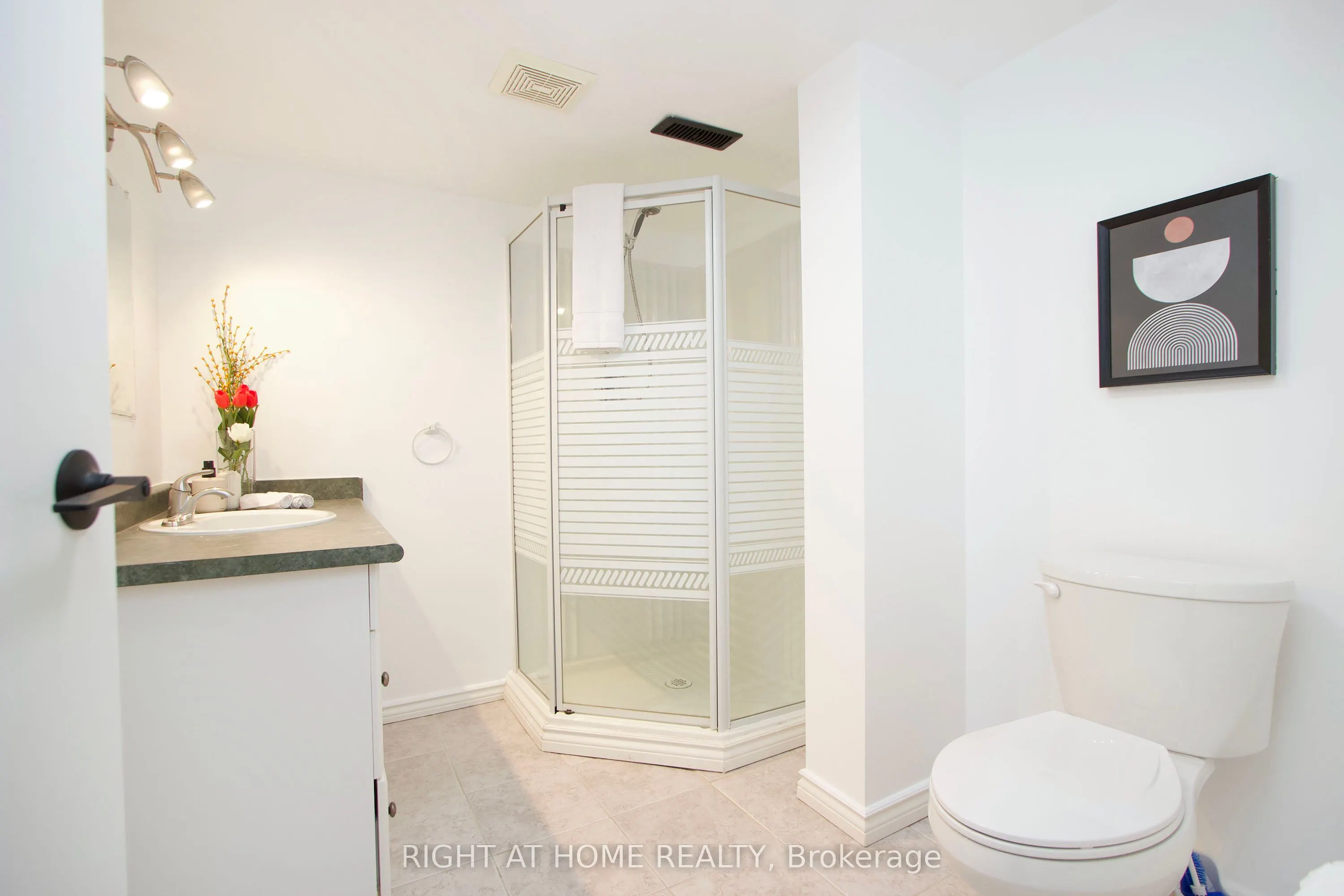 10 Bassett Boulevard, #204