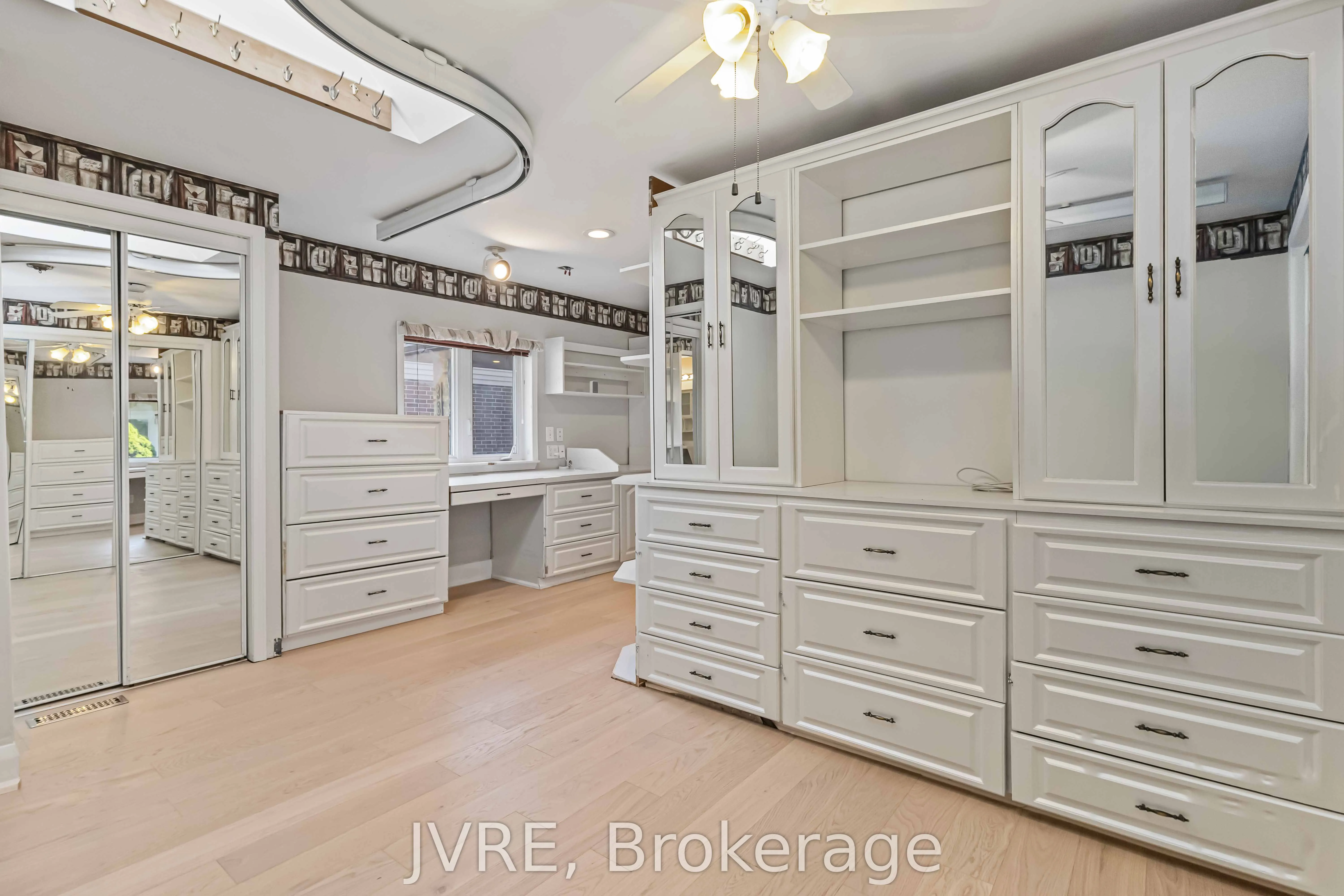 263 Wright Crescent