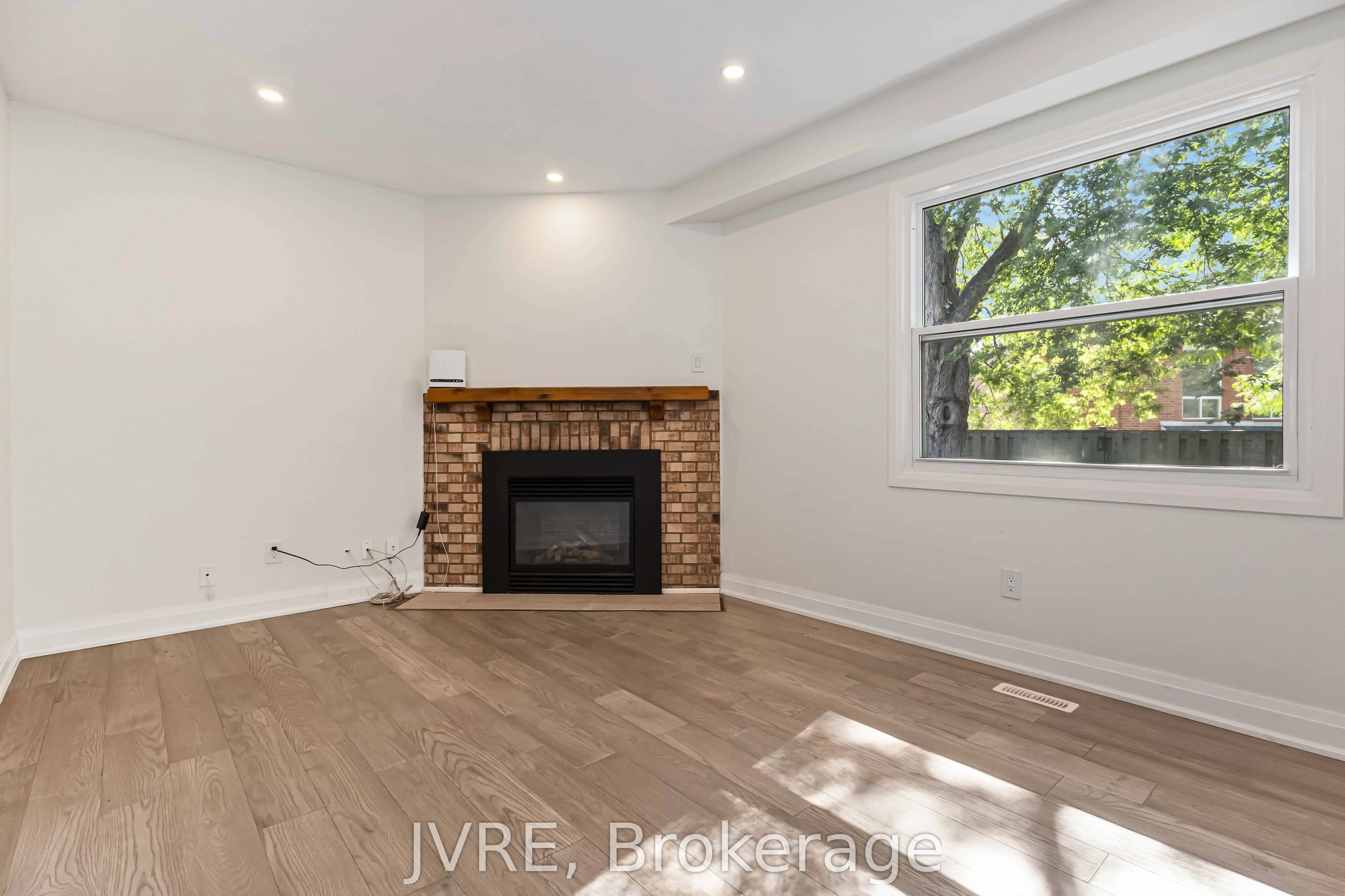 263 Wright Crescent