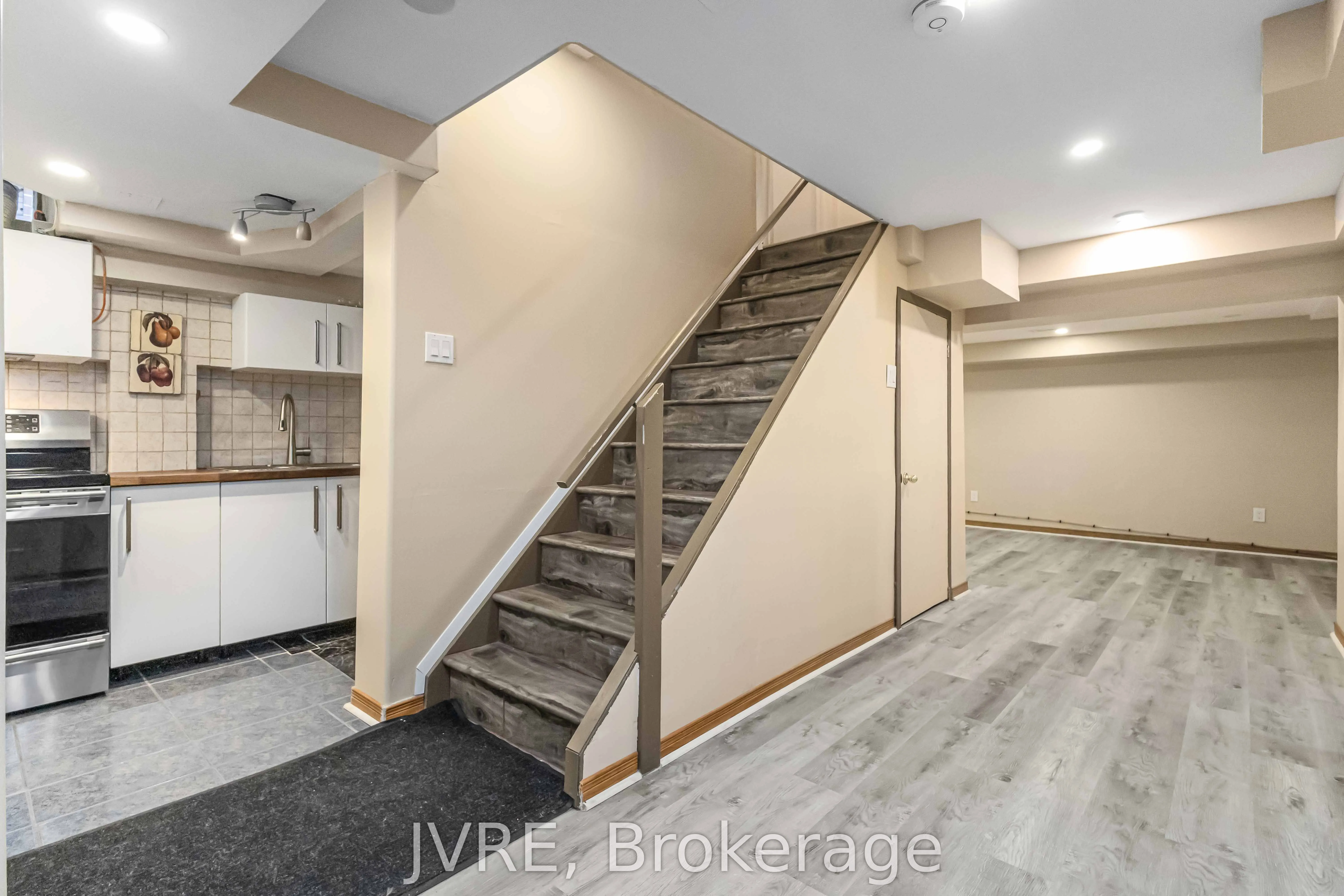263 Wright Crescent