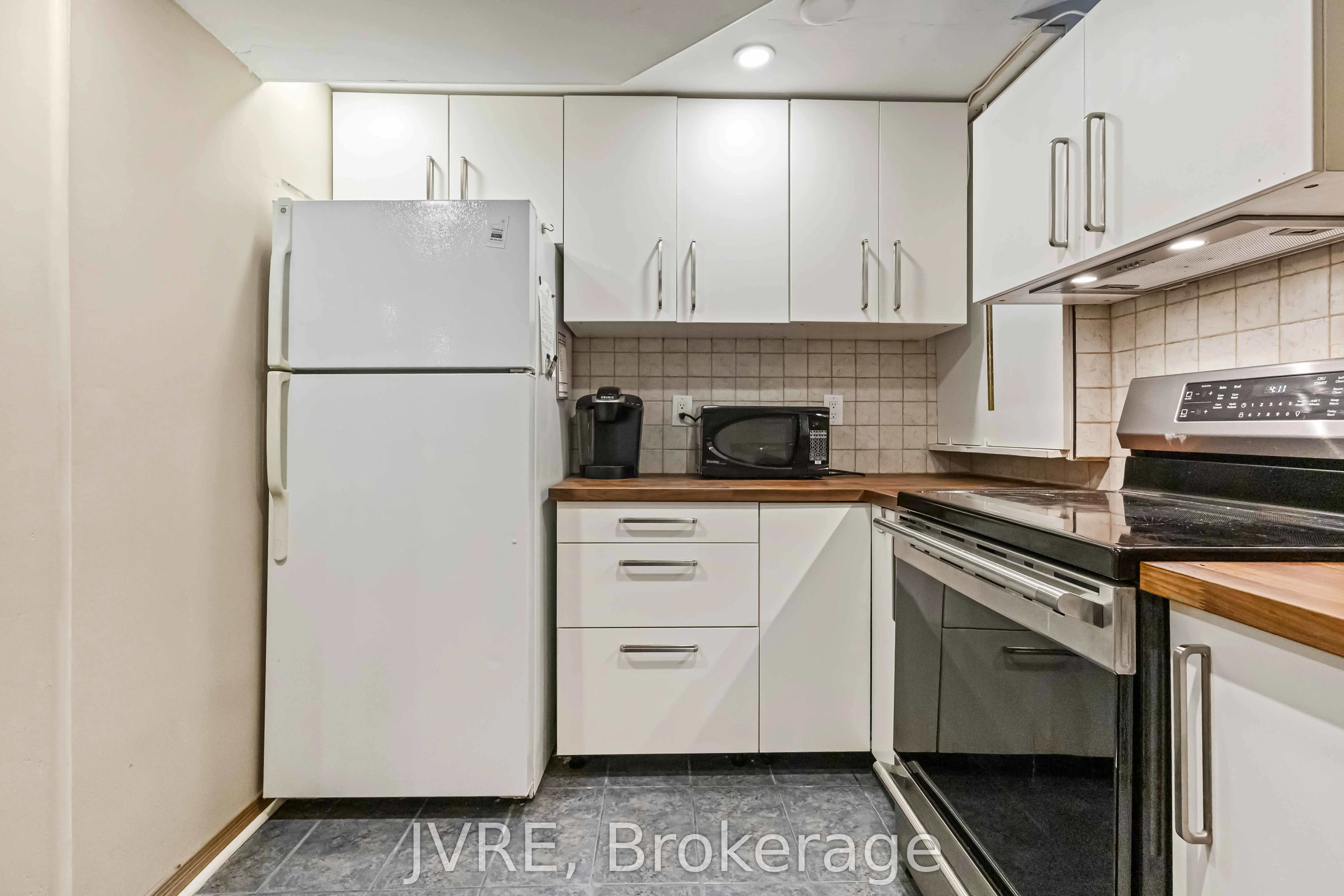 263 Wright Crescent